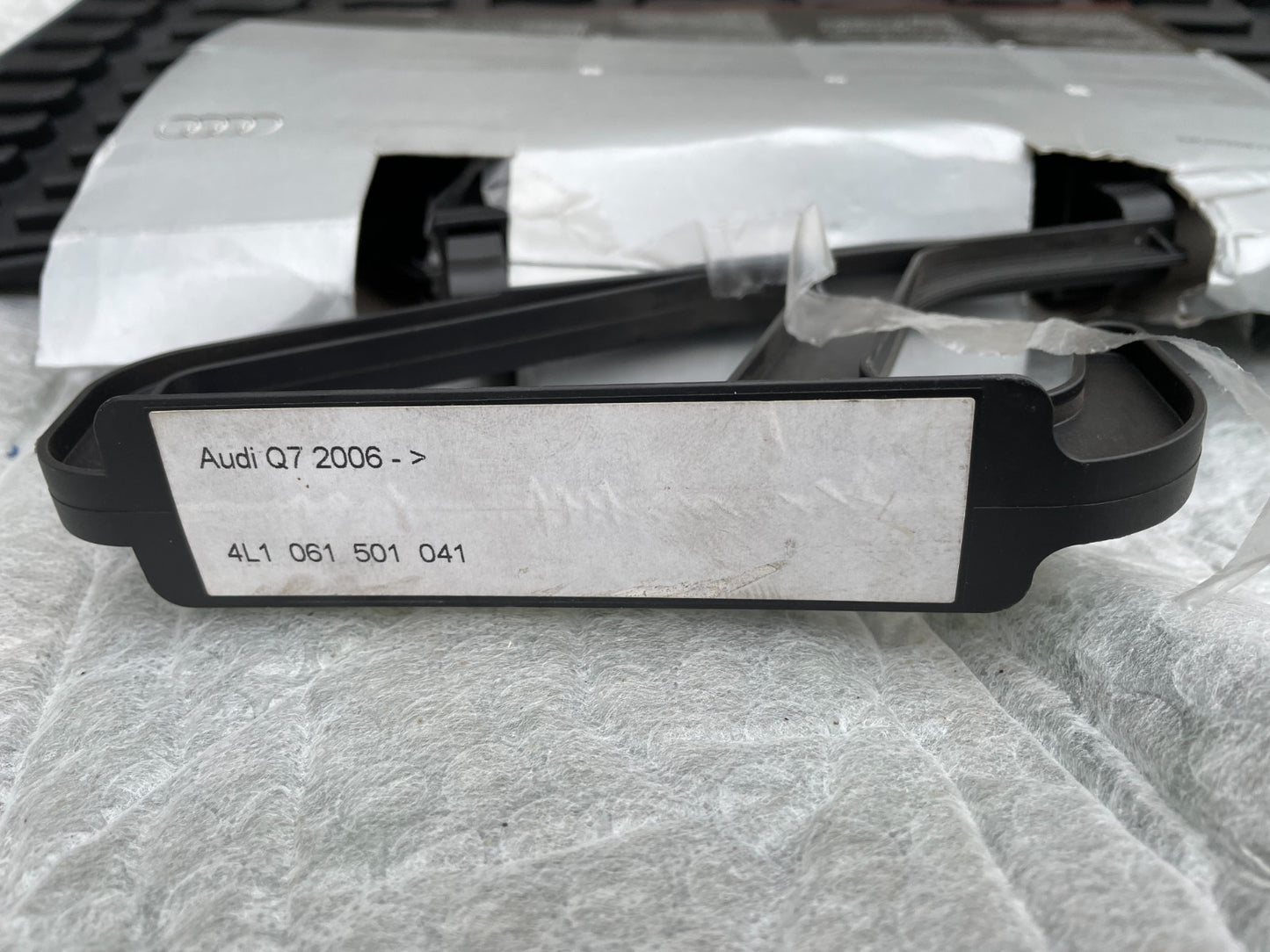 Audi Q7 Gummimatten Gummifußmatten vorne NEU OVP 4L10615010412