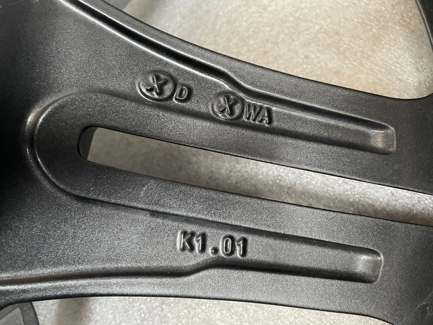 1x NEUE Mercedes AMG GT Alufelge 11.0Jx20 Zoll / A29040105008