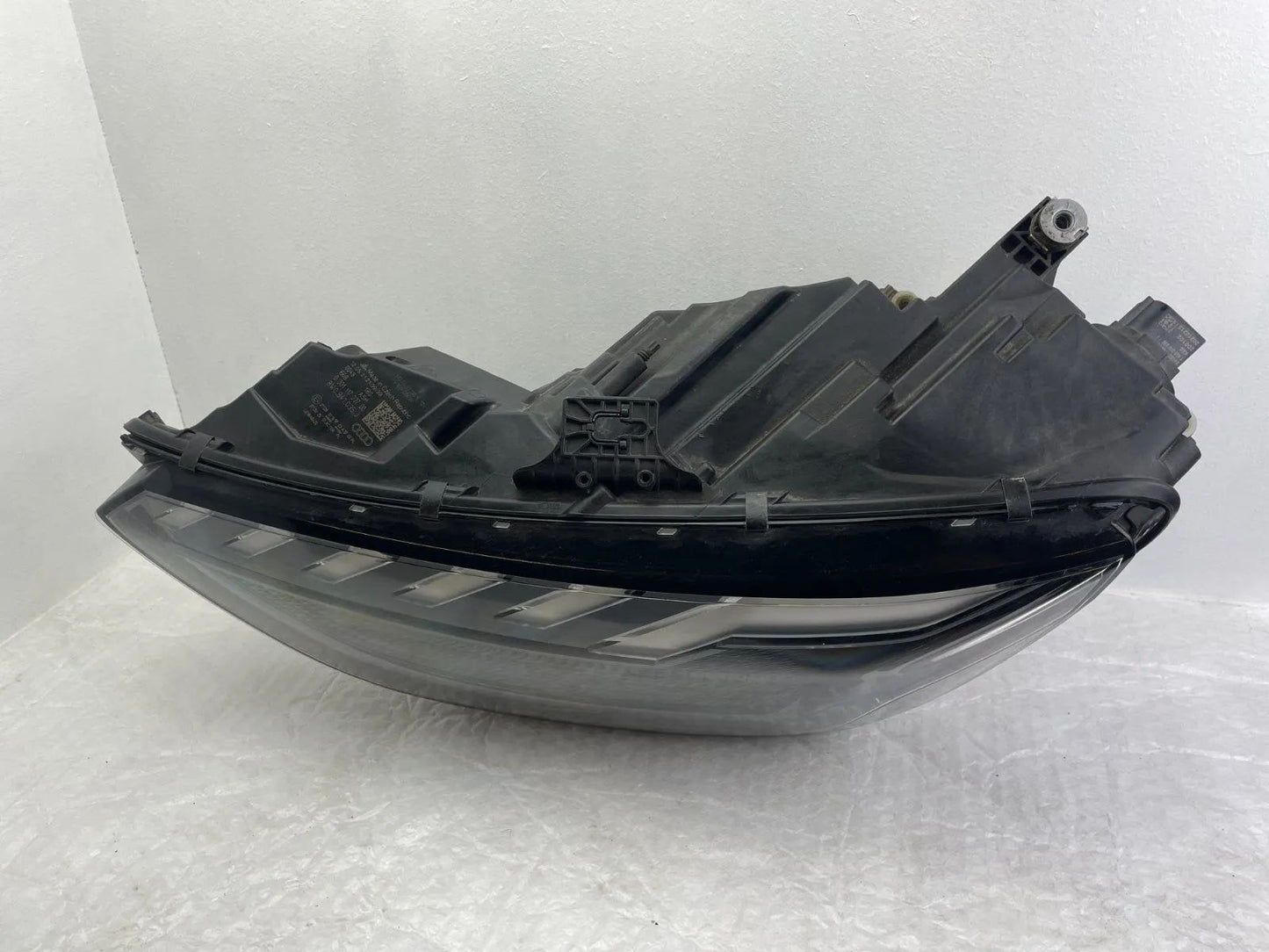Audi RS4 B9 LED Scheinwerfer Matrix schwarz links 8W0941035J