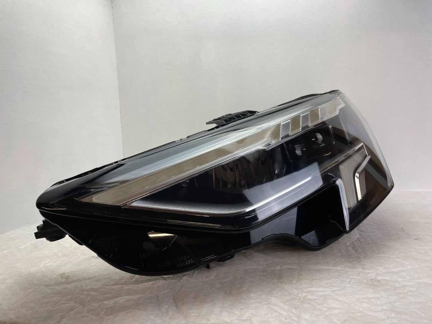 Original Audi A3 8Y LED Scheinwerfer links 8Y0941033
