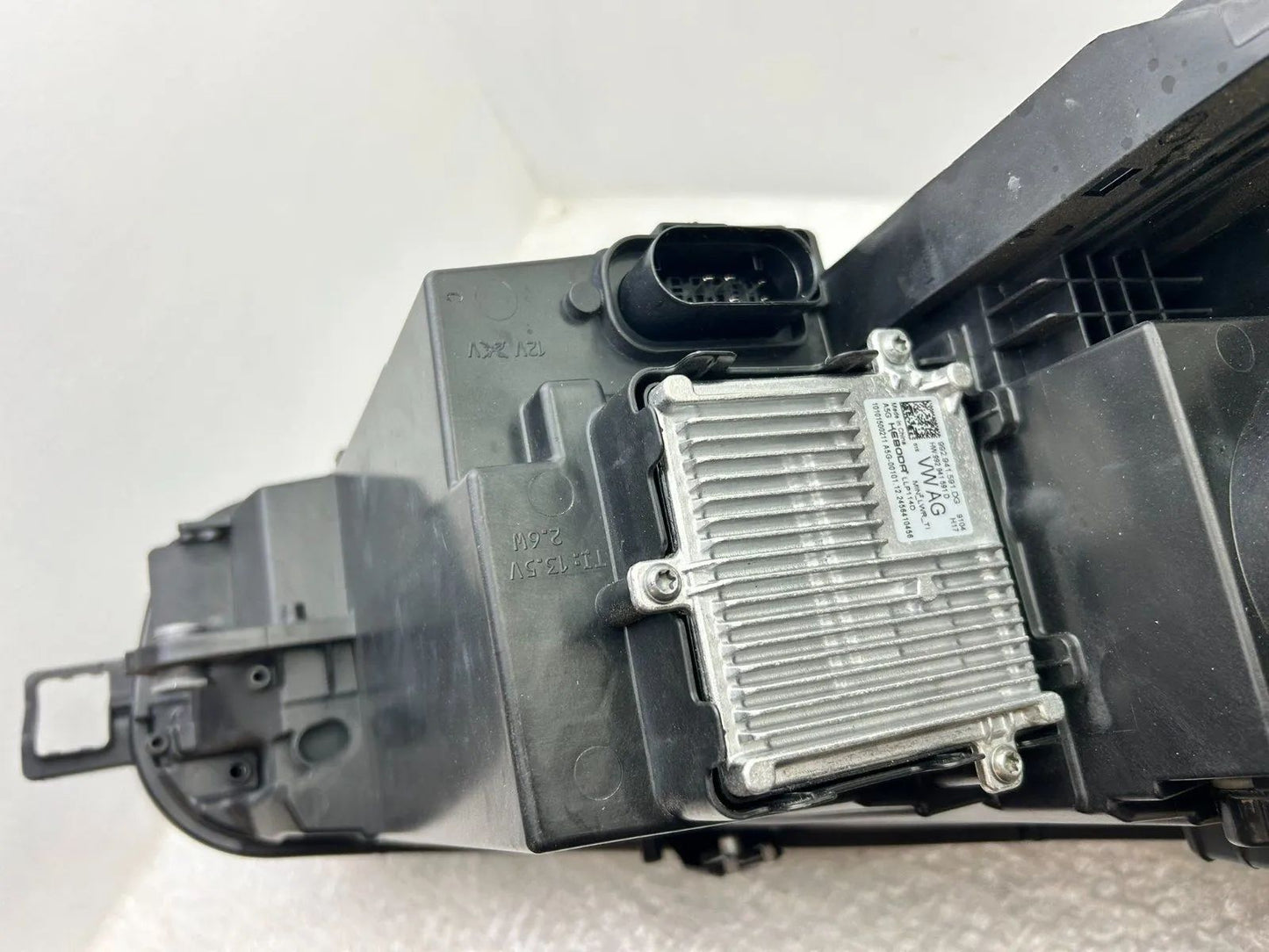 Original VW Passat B9 LED Scheinwerfer links 3J1941005