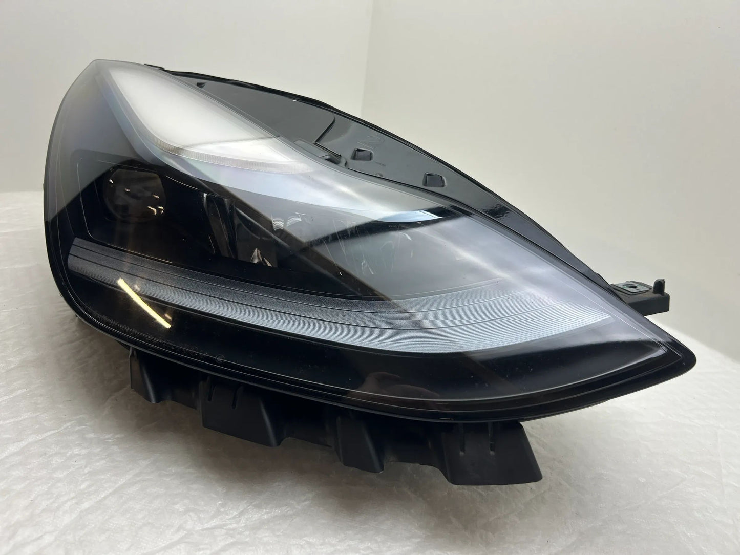 Original Tesla Model 3 LED Scheinwerfer rechts 1514953-00-D