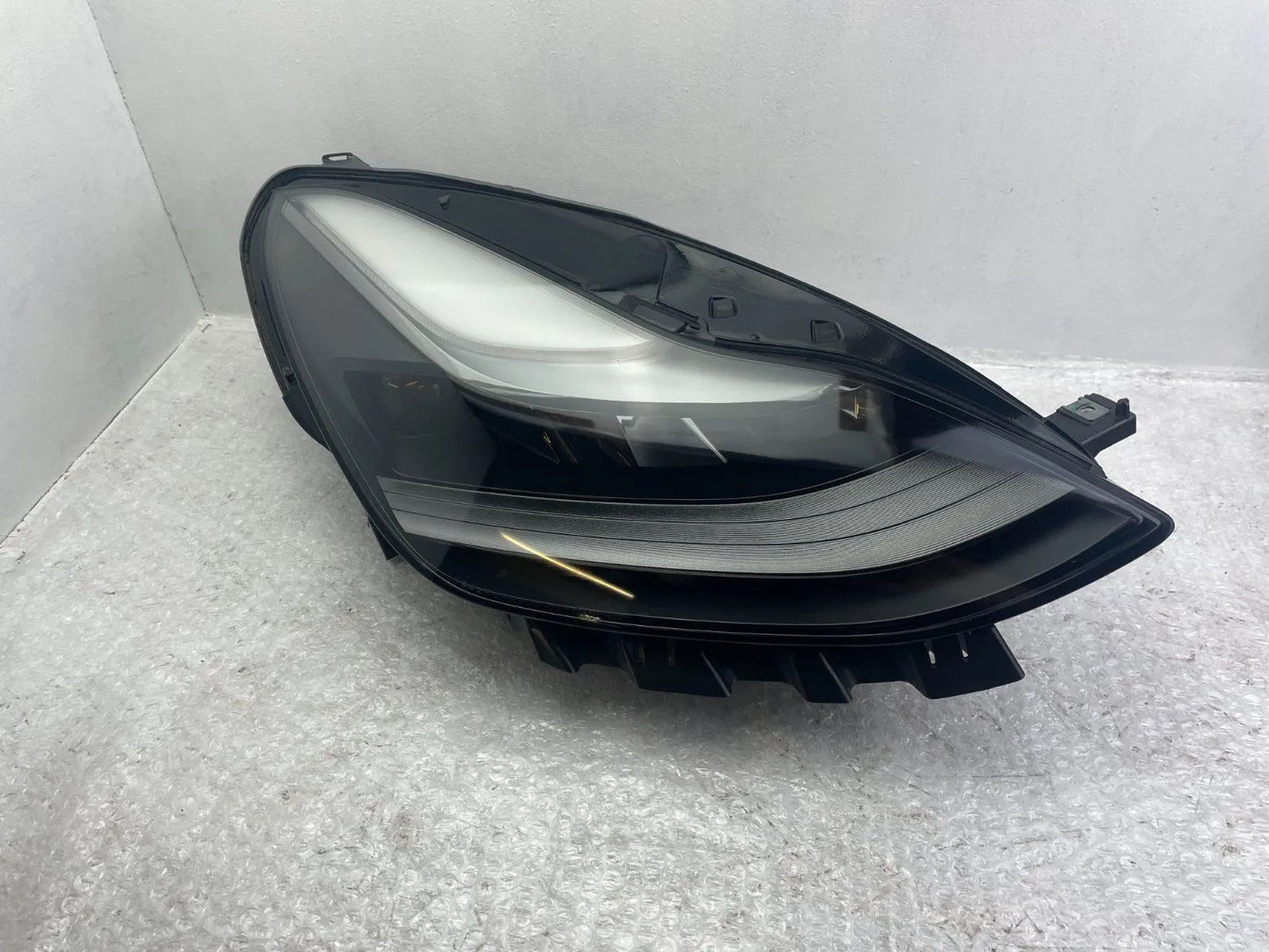 Original Tesla Model 3 LED Scheinwerfer rechts 1514953-00-D