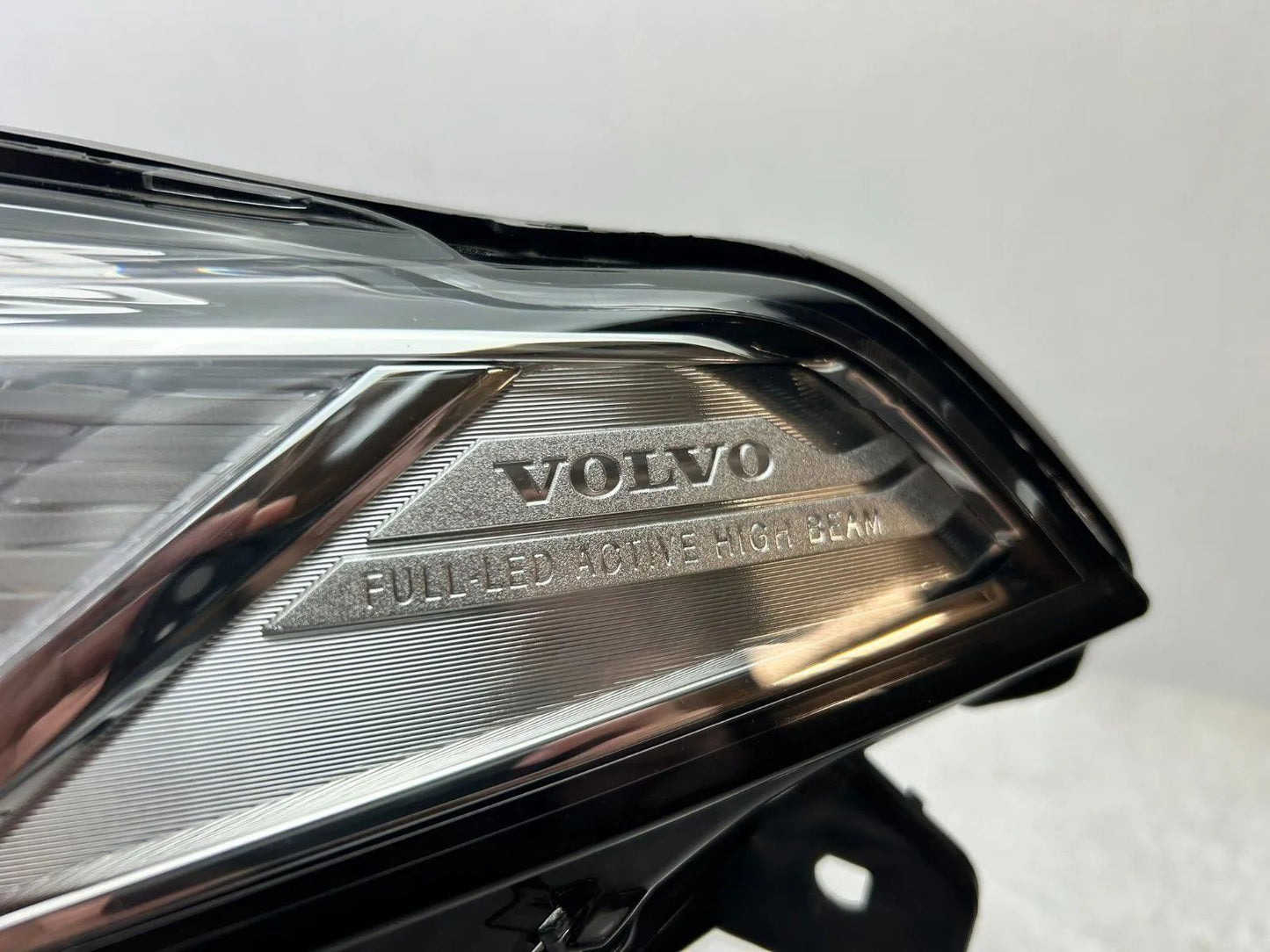 Original Volvo XC90 II LED Scheinwerfer links 31655702