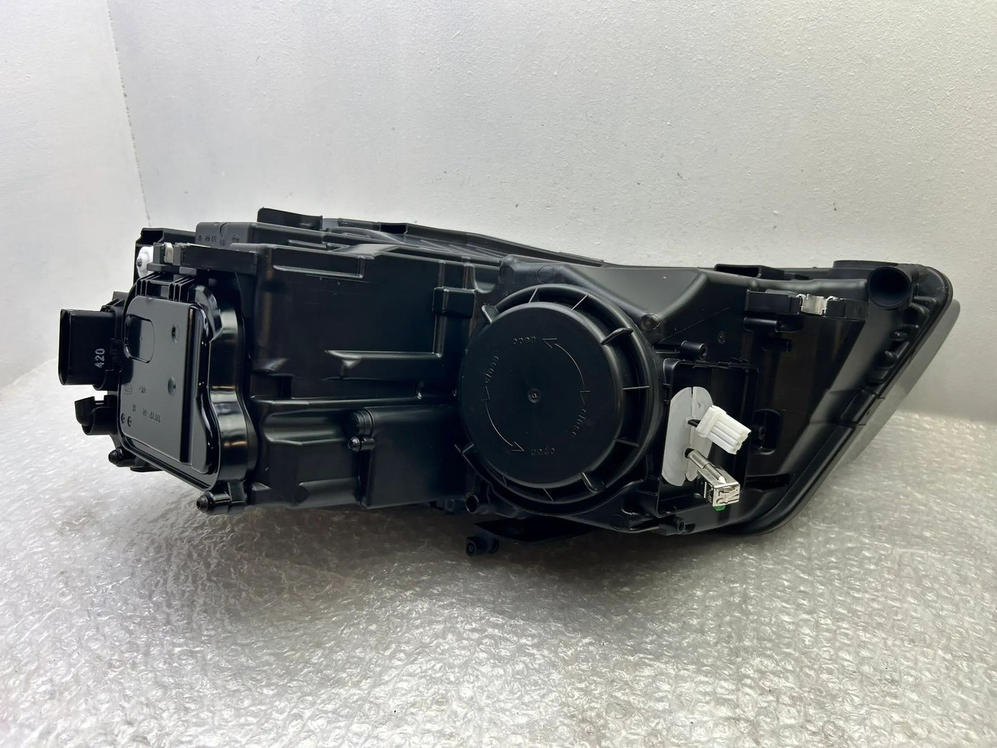 NEU Original Audi A8 4H Xenon Scheinwerfer rechts 4H0941030M