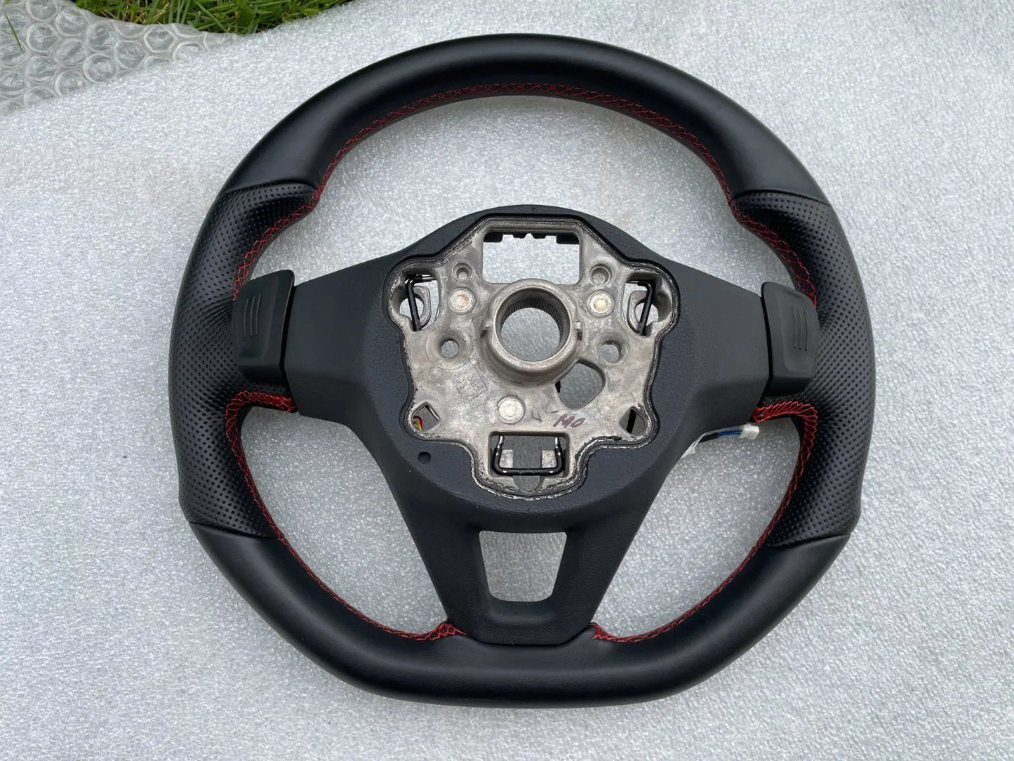 Original VW Golf 8 Multifunktionslenkrad rot Leder 5H0959542C