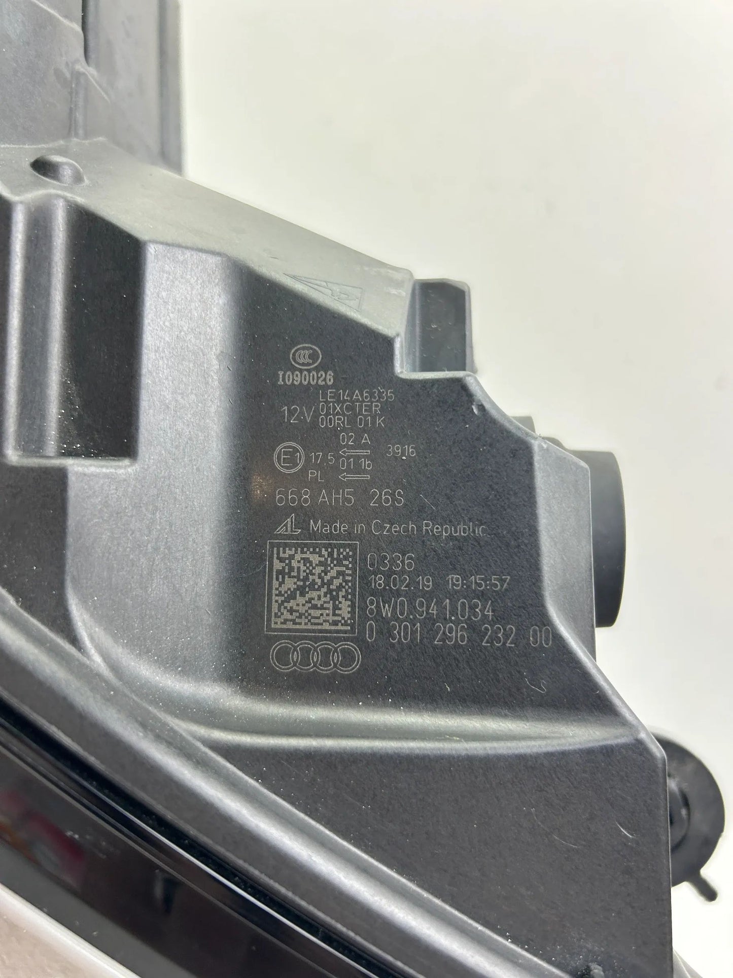 Original Audi A4 8W B9 LED Scheinwerfer rechts 8W0941034