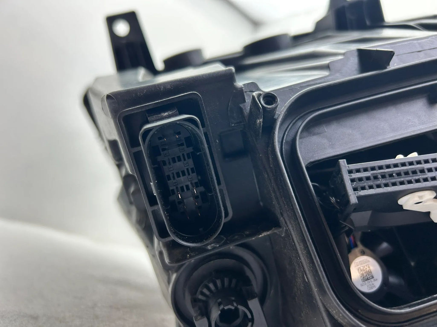 Mercedes Sprinter W910 W907 LED Scheinwerfer links A9109067100