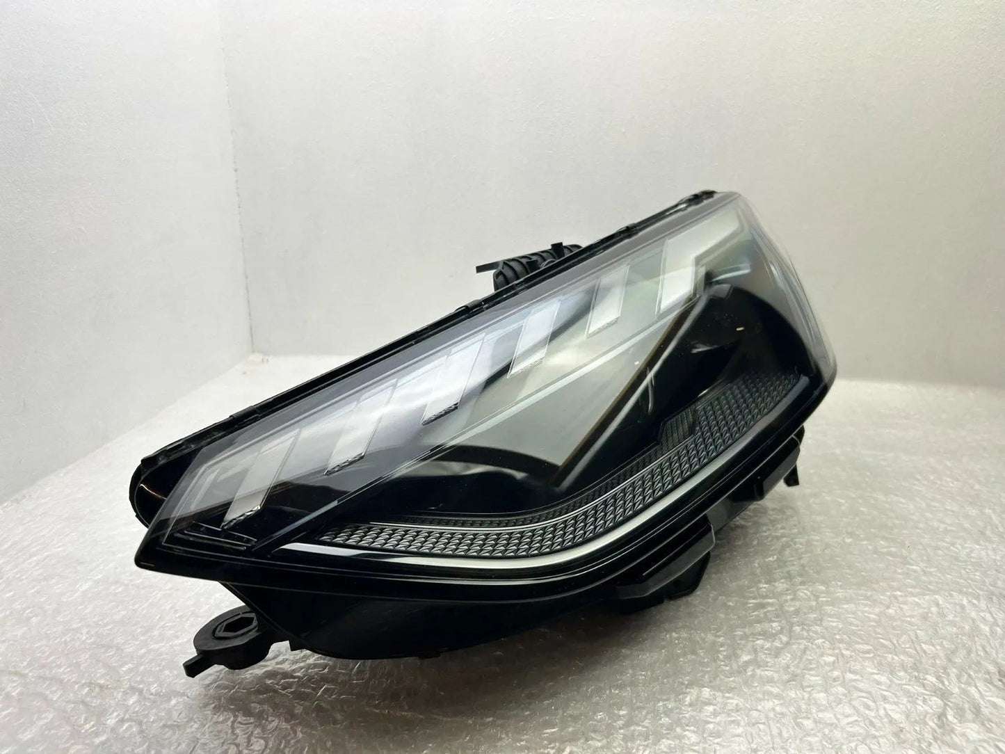 Audi RS4 B9 LED Scheinwerfer Matrix schwarz links 8W0941035J