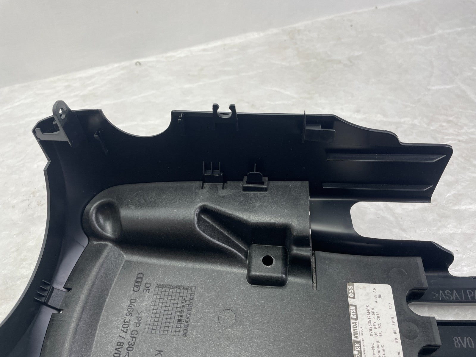 Audi A3 8V Lenksäulenverkleidung Lenkradabdeckung 8V09535126