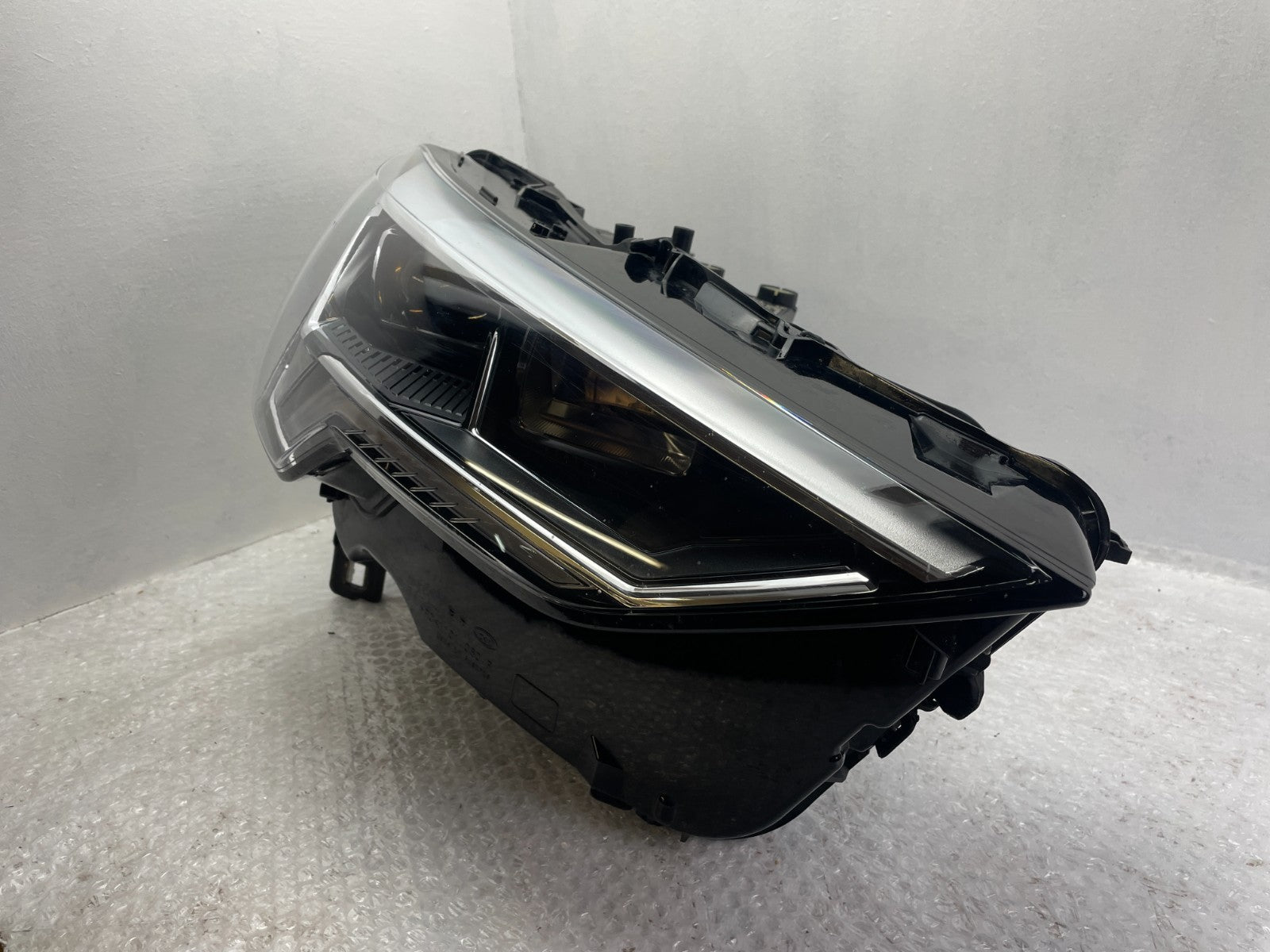 Original Audi Q3 LED Scheinwerfer rechts 83A9410342