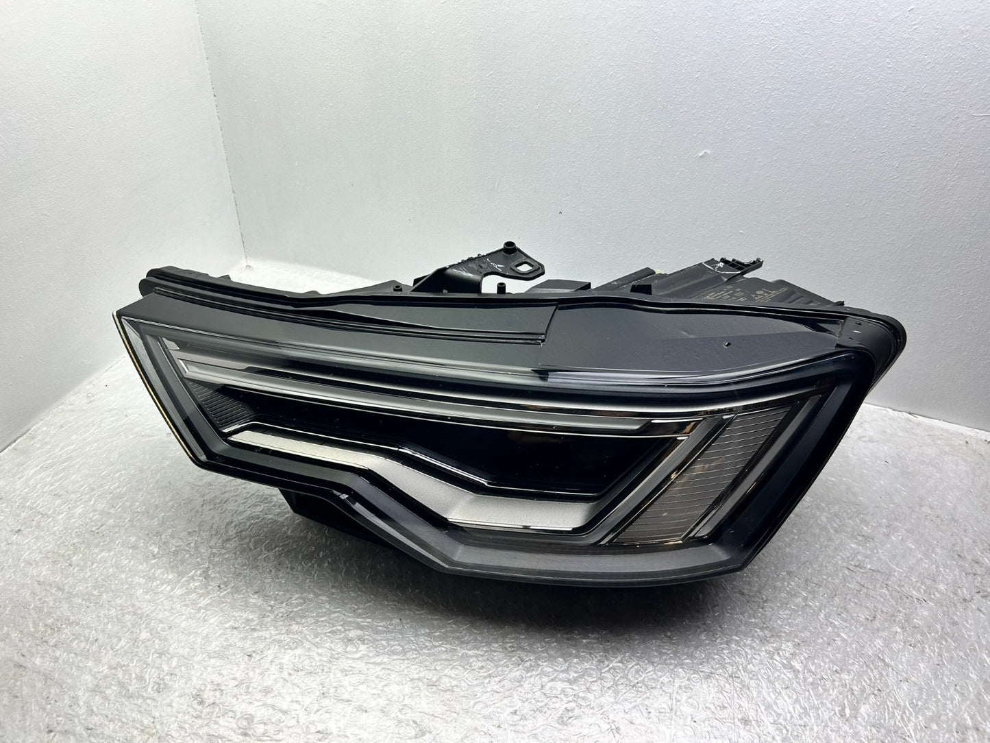 Original Audi A6 4K C8 LED Scheinwerfer links 4K09410390