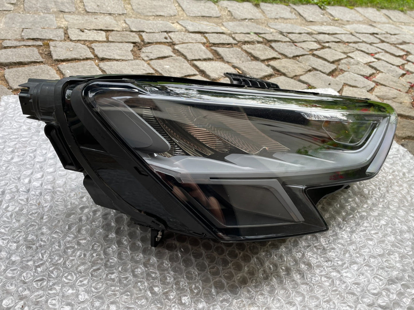 Original Audi A3 8Y Led Scheinwerfer rechts 8Y09410122