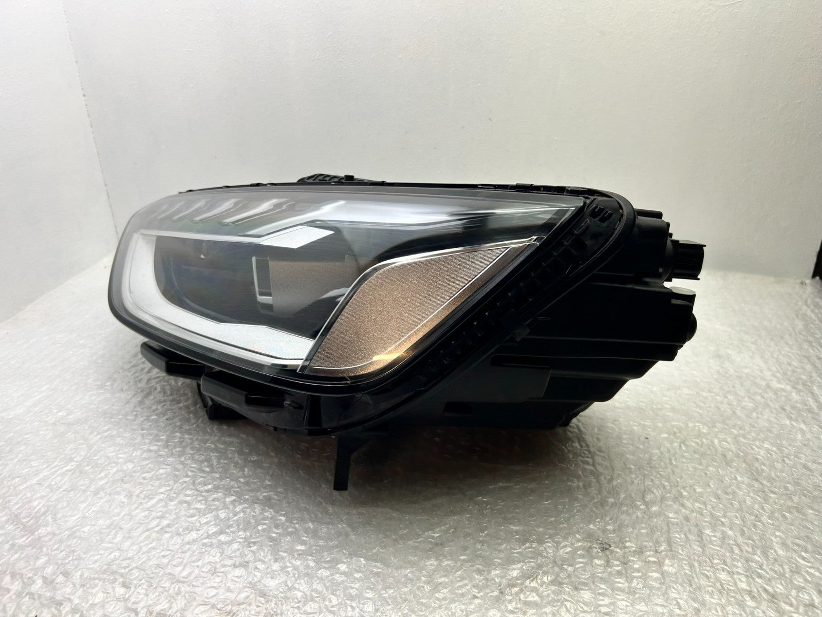 Original Audi A4 8W B9 LED Scheinwerfer links 8W0941033D2