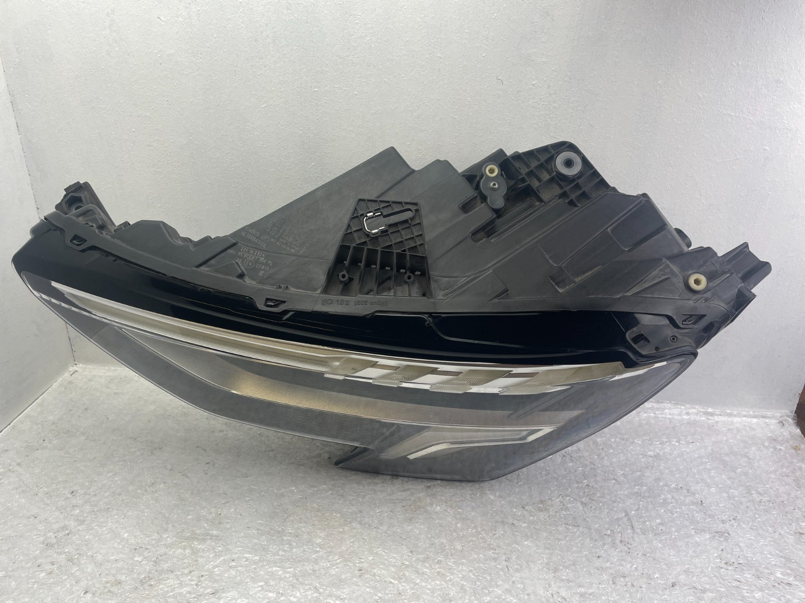 Original Audi A3 8Y LED Scheinwerfer links 8Y09410333