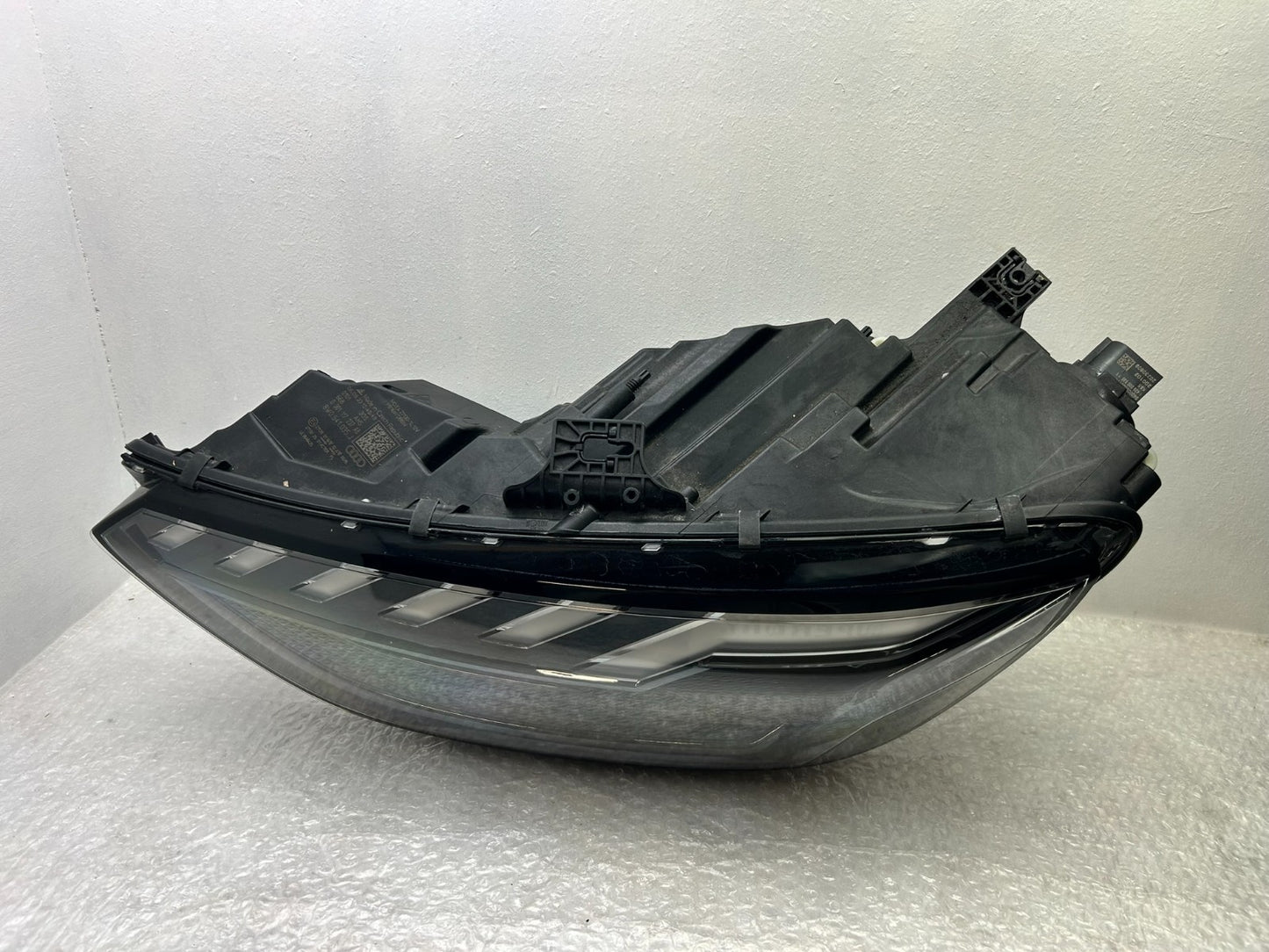 Original Audi RS4 B9 LED Scheinwerfer Matrix schwarz links 8W0941035J3