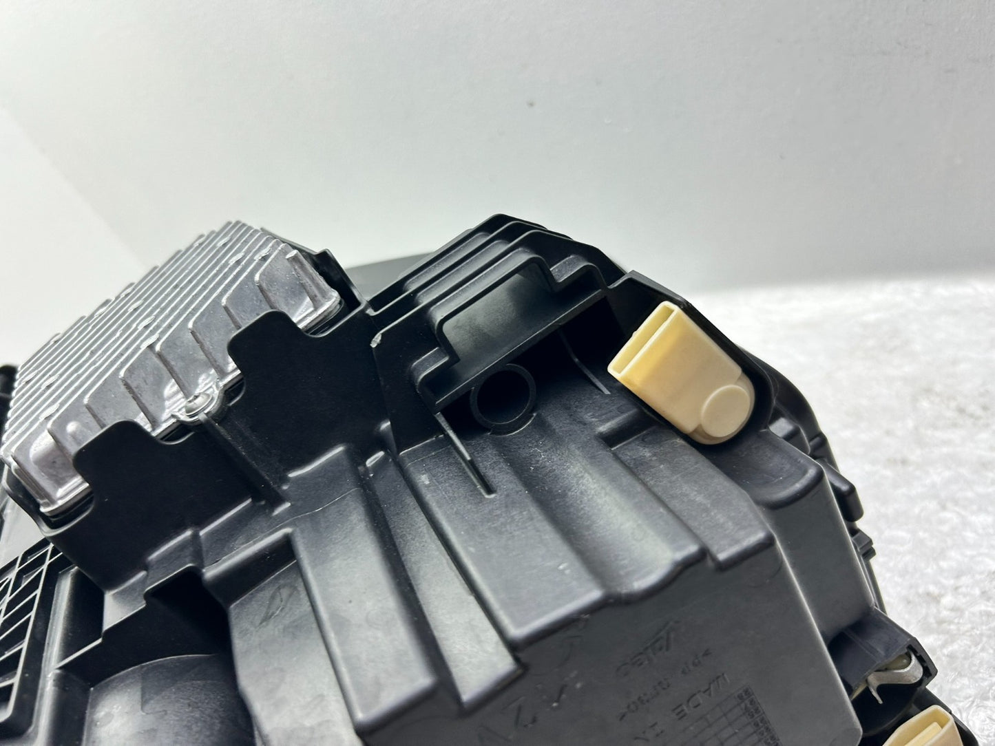 Original Audi Q2 LED Scheinwerfer links 81A94103512