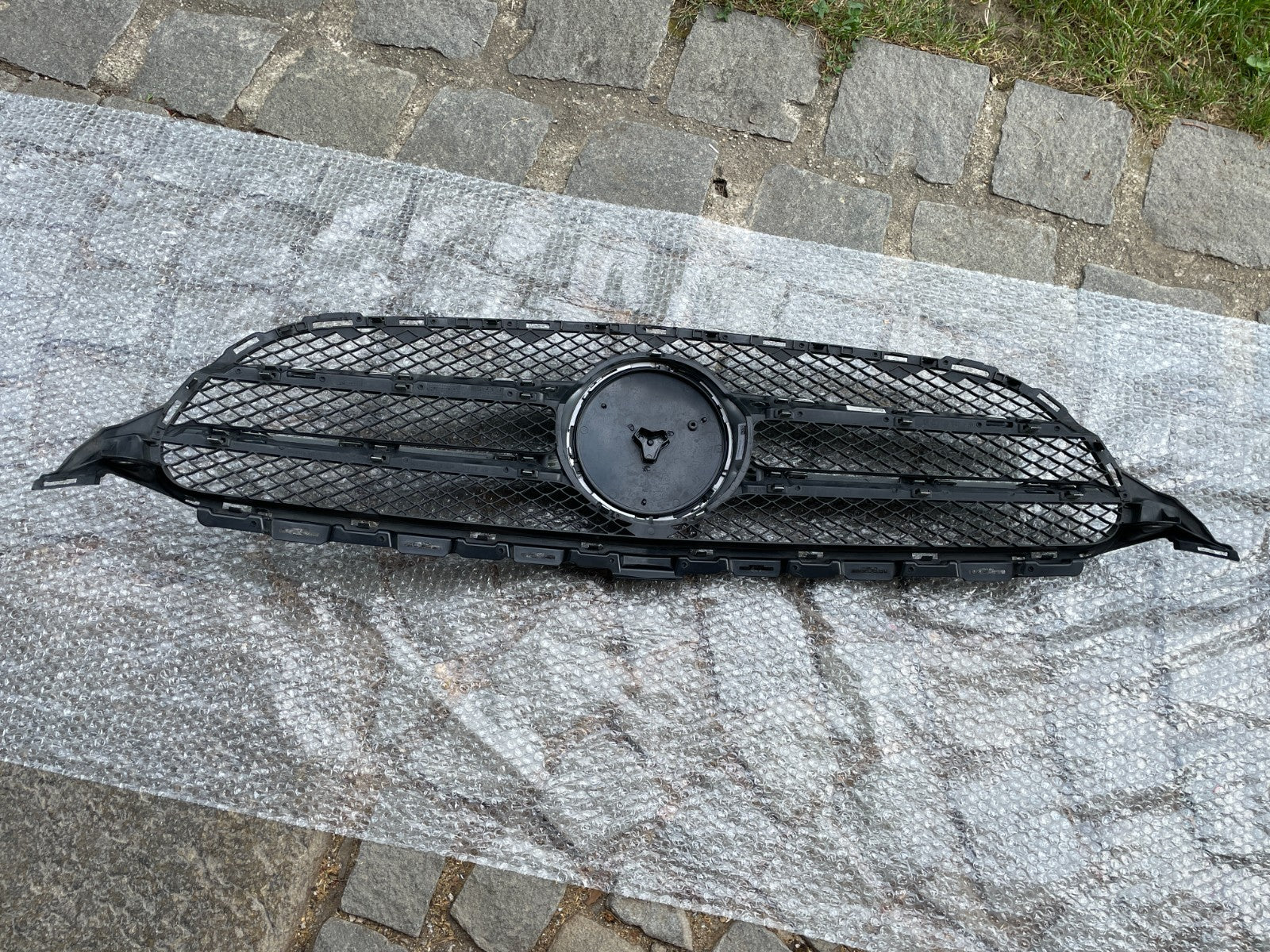 Original Mercedes C-Klasse W205 S205 Kühlergrill Frontgrill A20588037834