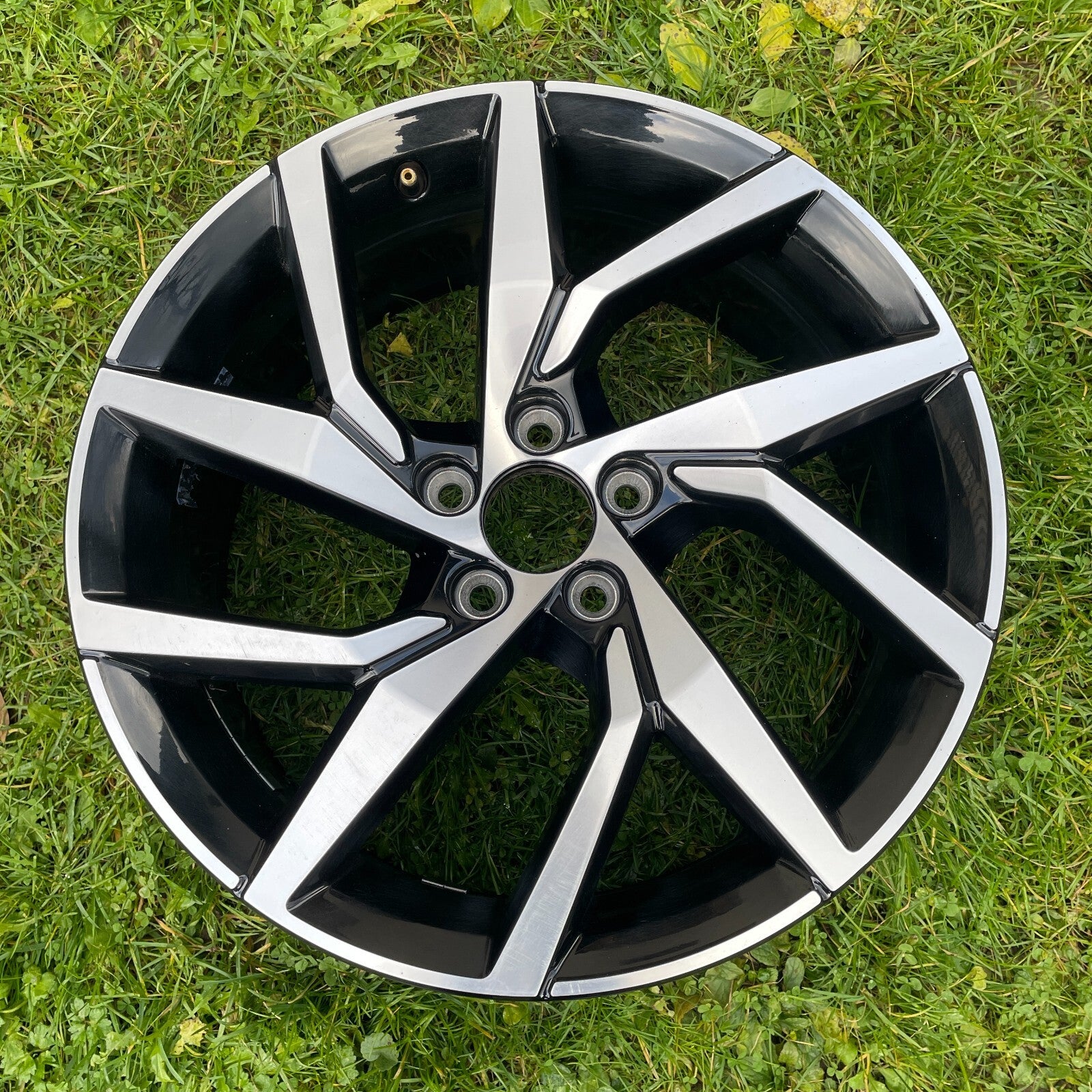 1x Volvo S60 V60 18 Zoll 7.5Jx18 ET45 / 322097760