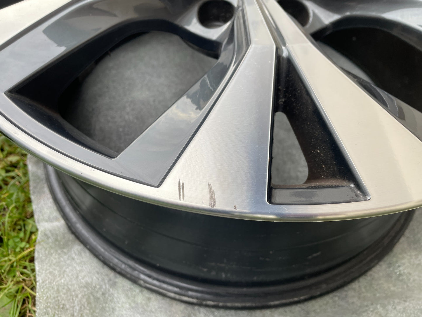 Original Seat Ateca Alufelge 7Jx18 Zoll ET45 grau 575601025E 575601025AL3