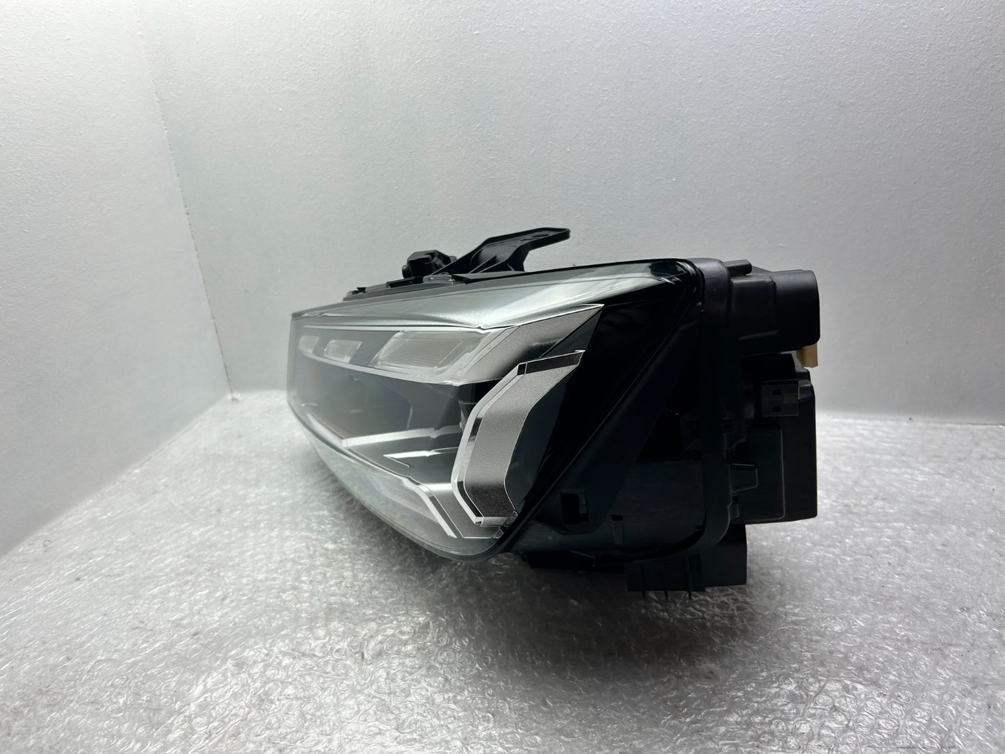 Original Audi Q2 LED Scheinwerfer links 81A9410352