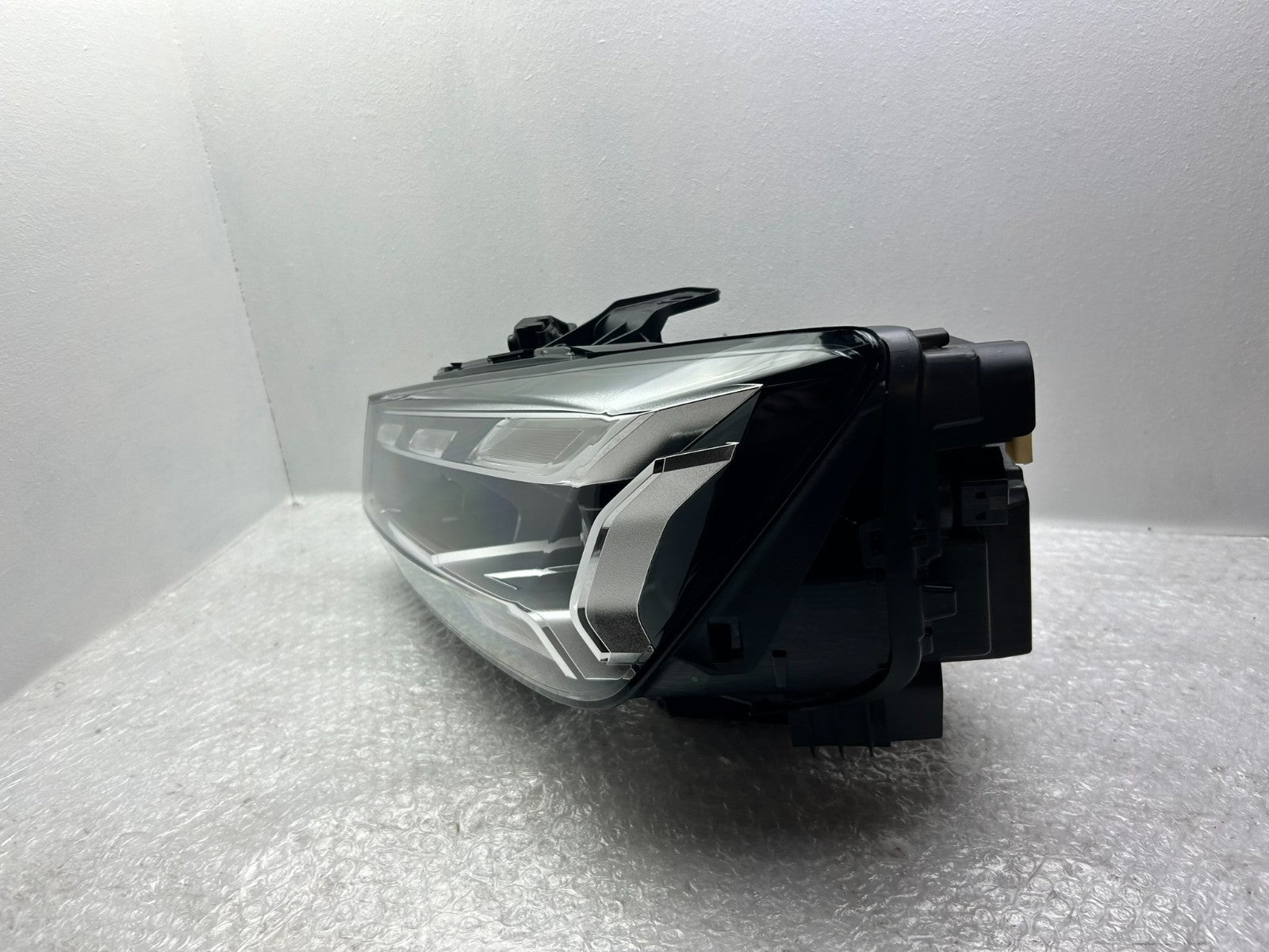 Original Audi Q2 LED Scheinwerfer links 81A9410352