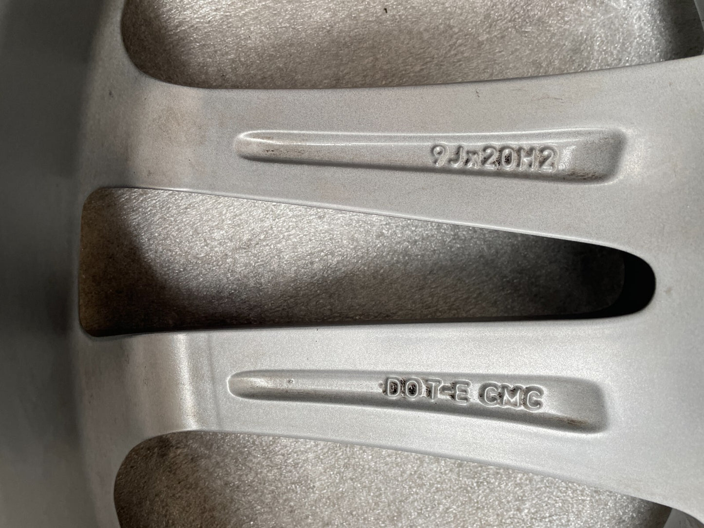 1x Porsche Macan Turbo Alufelge 9Jx20 Zoll ET26 / 95B601025DJ7