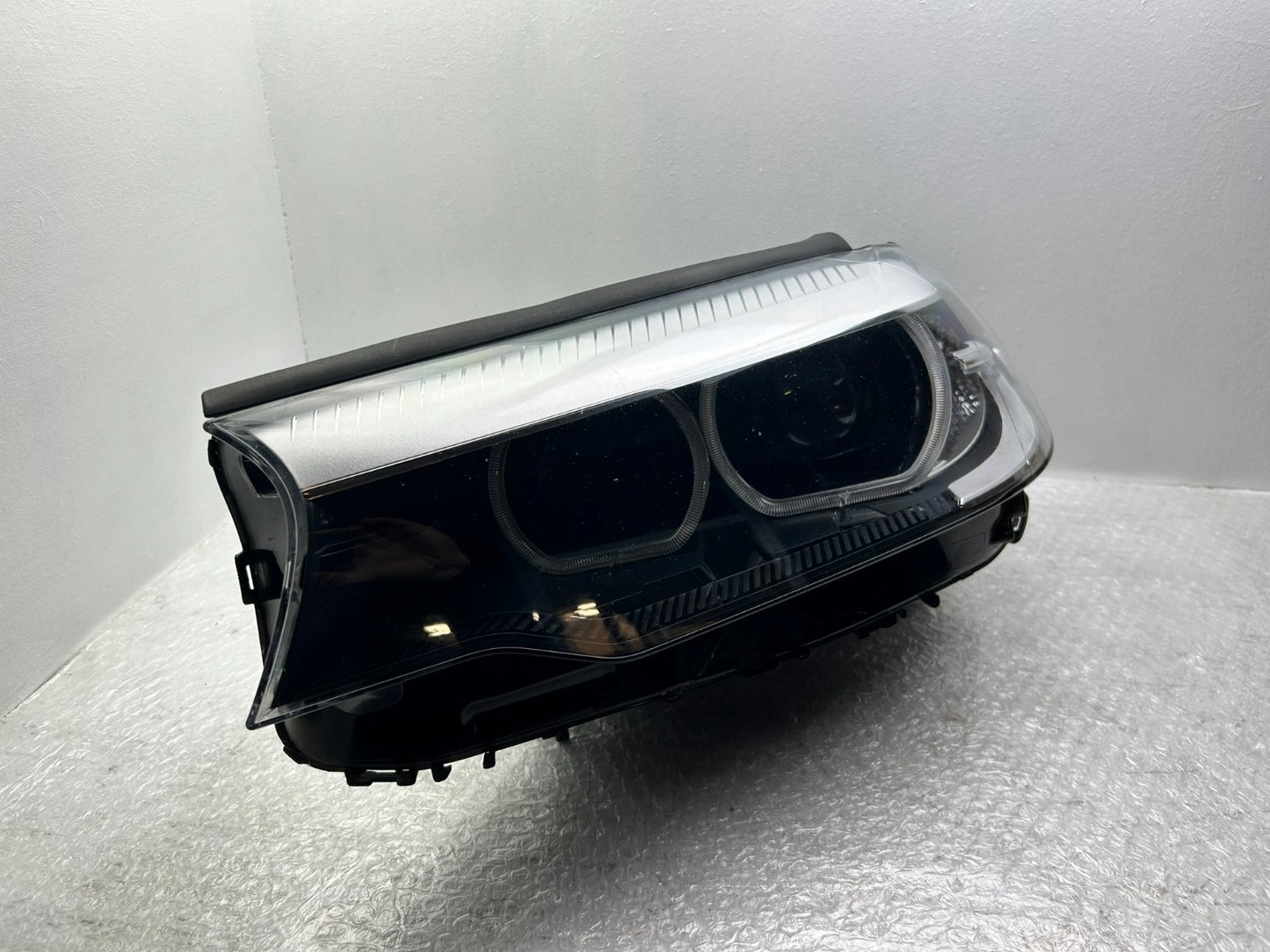 Original BMW 5er G30 G31 LED Scheinwerfer links 84991111