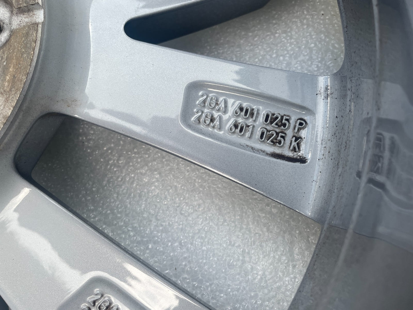 1x Original VW T-Roc Troc Alufelge 7Jx17 Zoll ET45 2GA601025B12