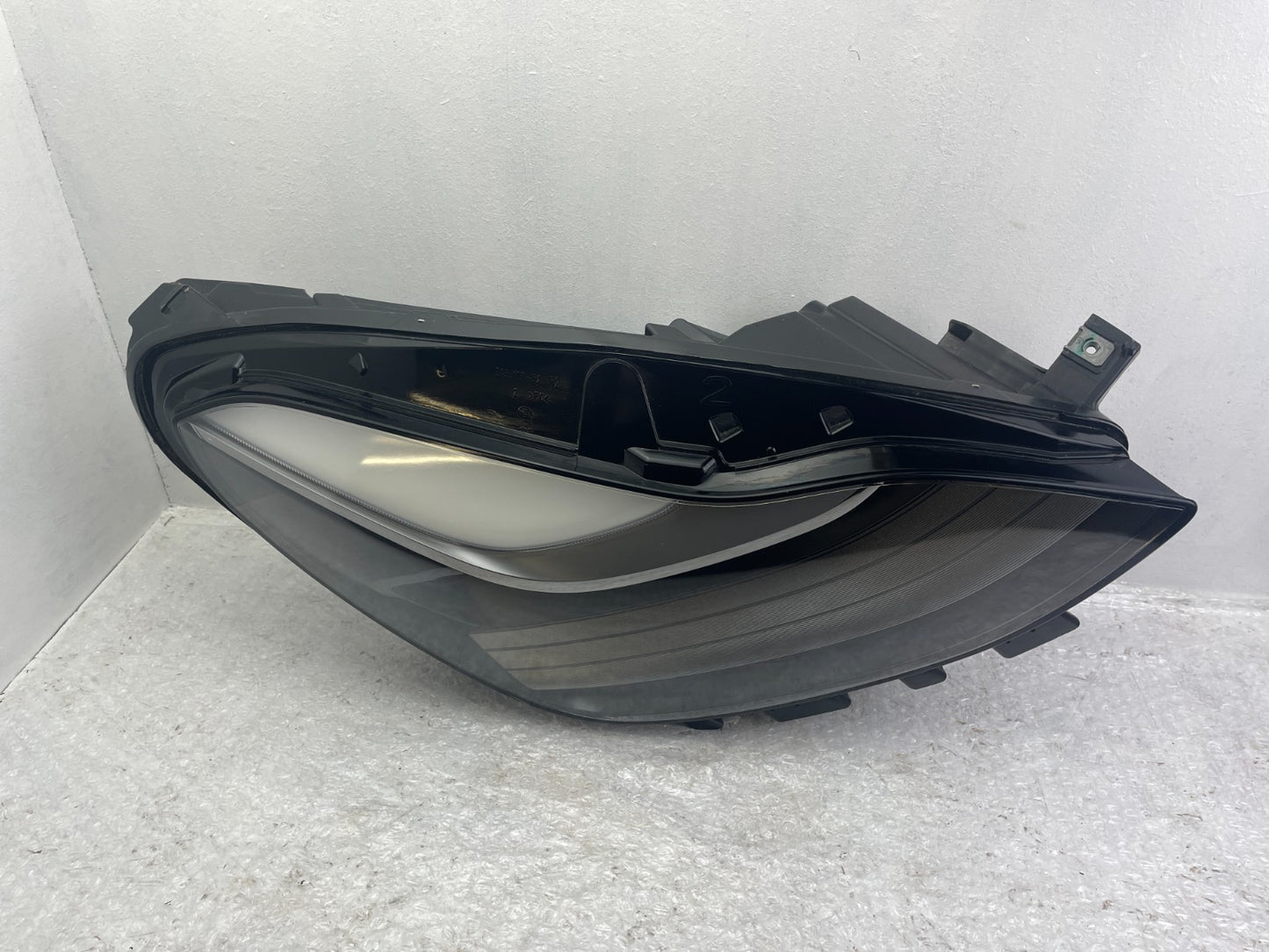 Original Tesla Model 3 LED Scheinwerfer rechts 1514953-00-D2