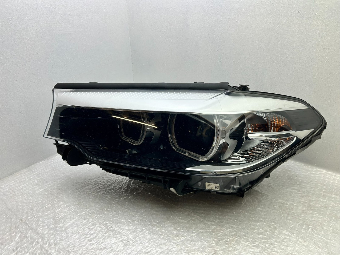 Original BMW 5er G30 G31 LED Scheinwerfer links 84991110