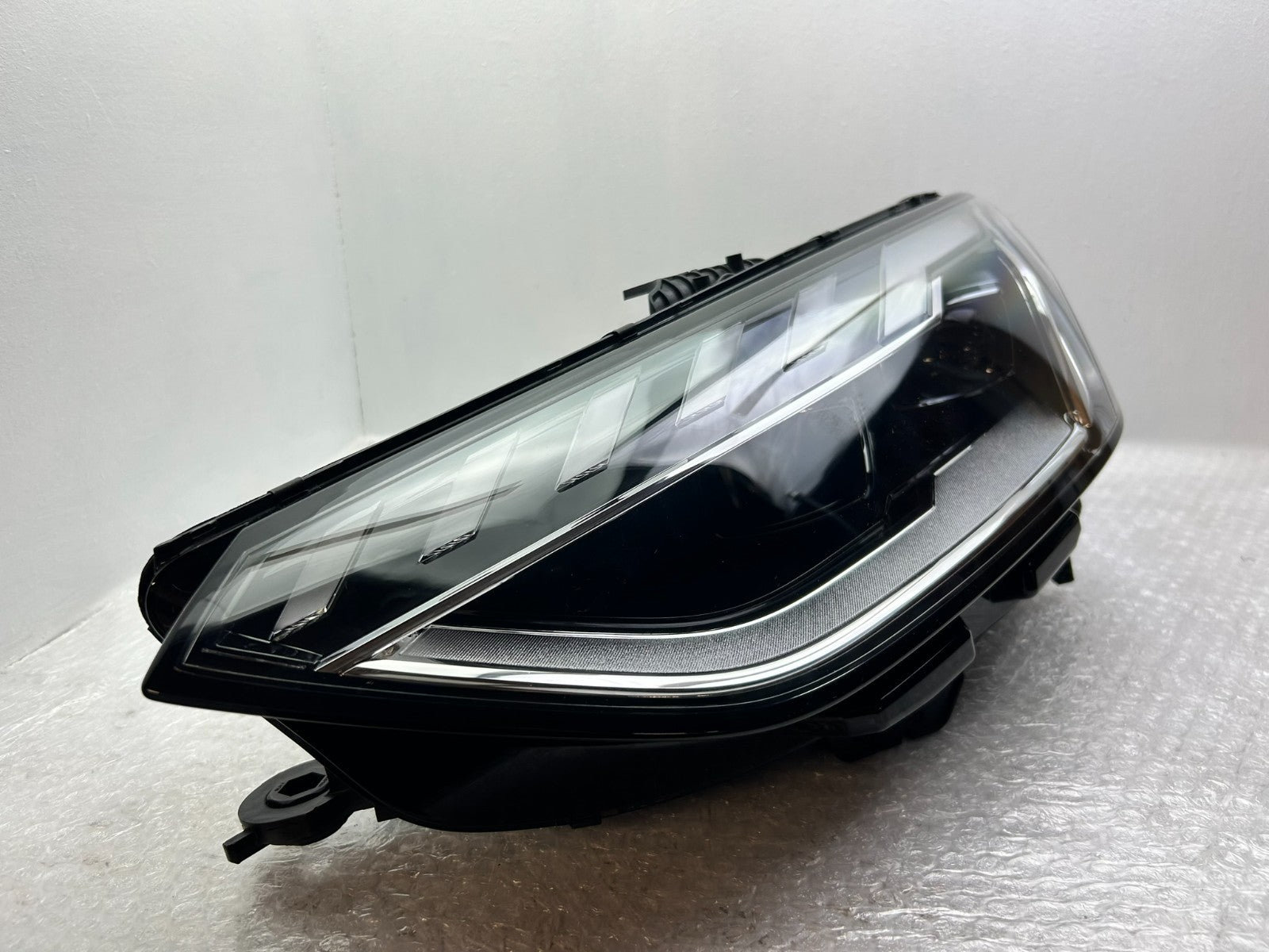 Original Audi A4 8W B9 LED Scheinwerfer links 8W0941033D1