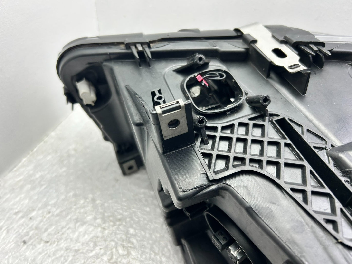 Original BMW 5er F10 F11 LCI Xenon Scheinwerfer links Kurvenlicht 746060110