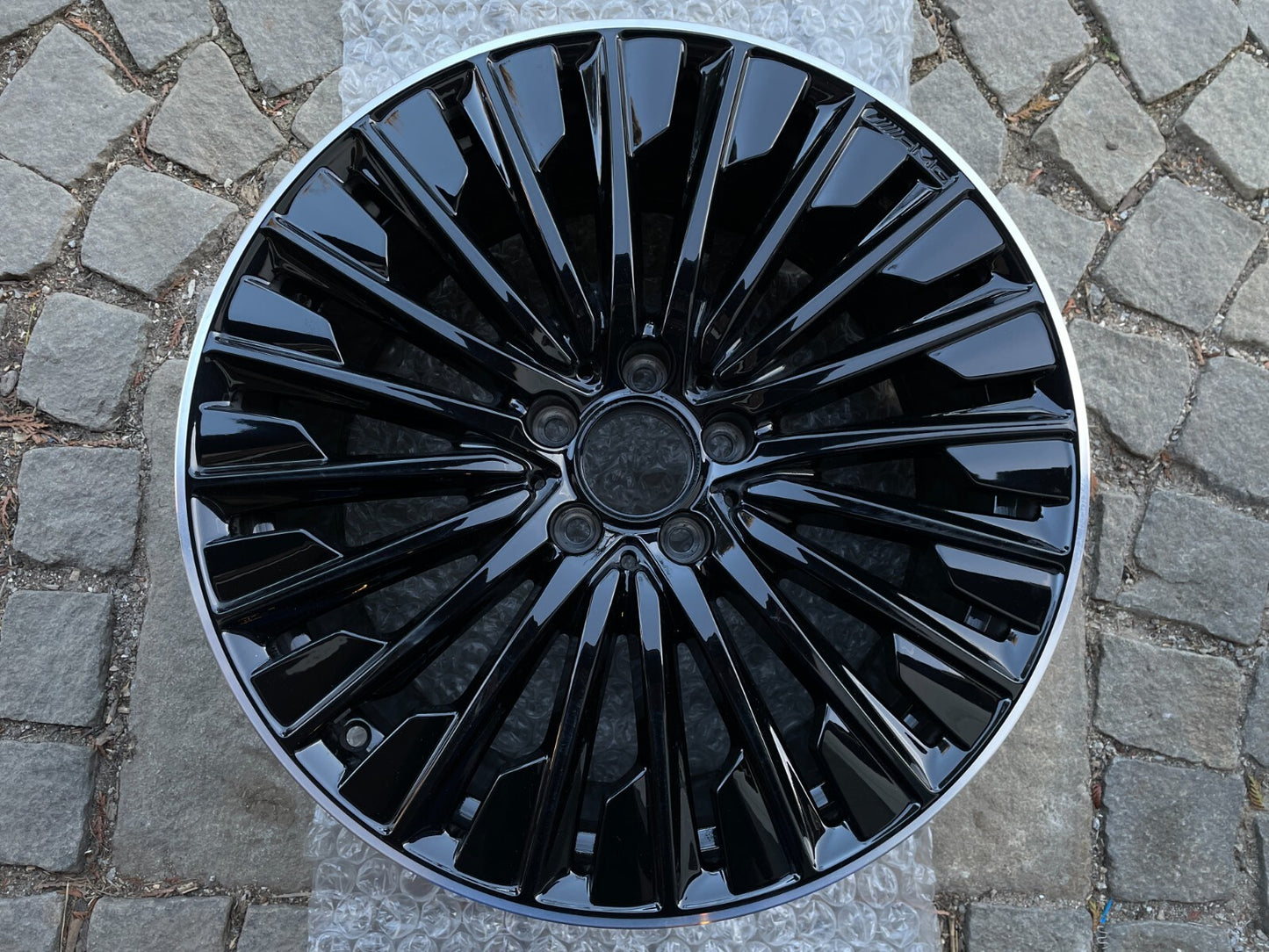 1x Mercedes AMG CLE Alufelge 9Jx19 Zoll ET60,5 / A23640120000