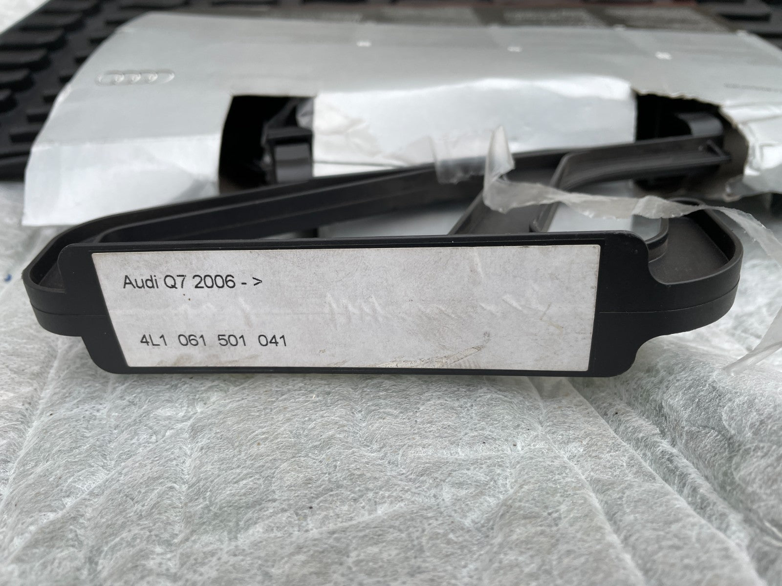 Audi Q7 Gummimatten Gummifußmatten vorne NEU OVP 4L10615010412