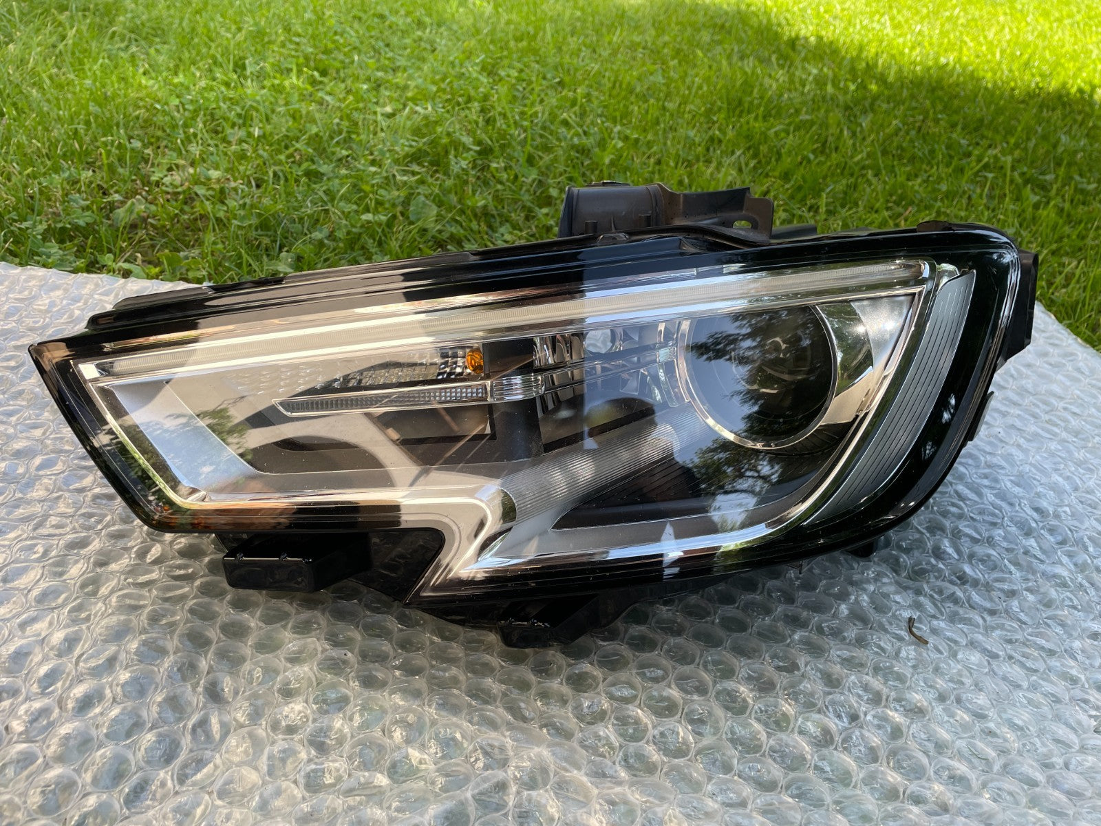 Original Audi A3 8V Xenon Scheinwerfer links 8V0941005E0