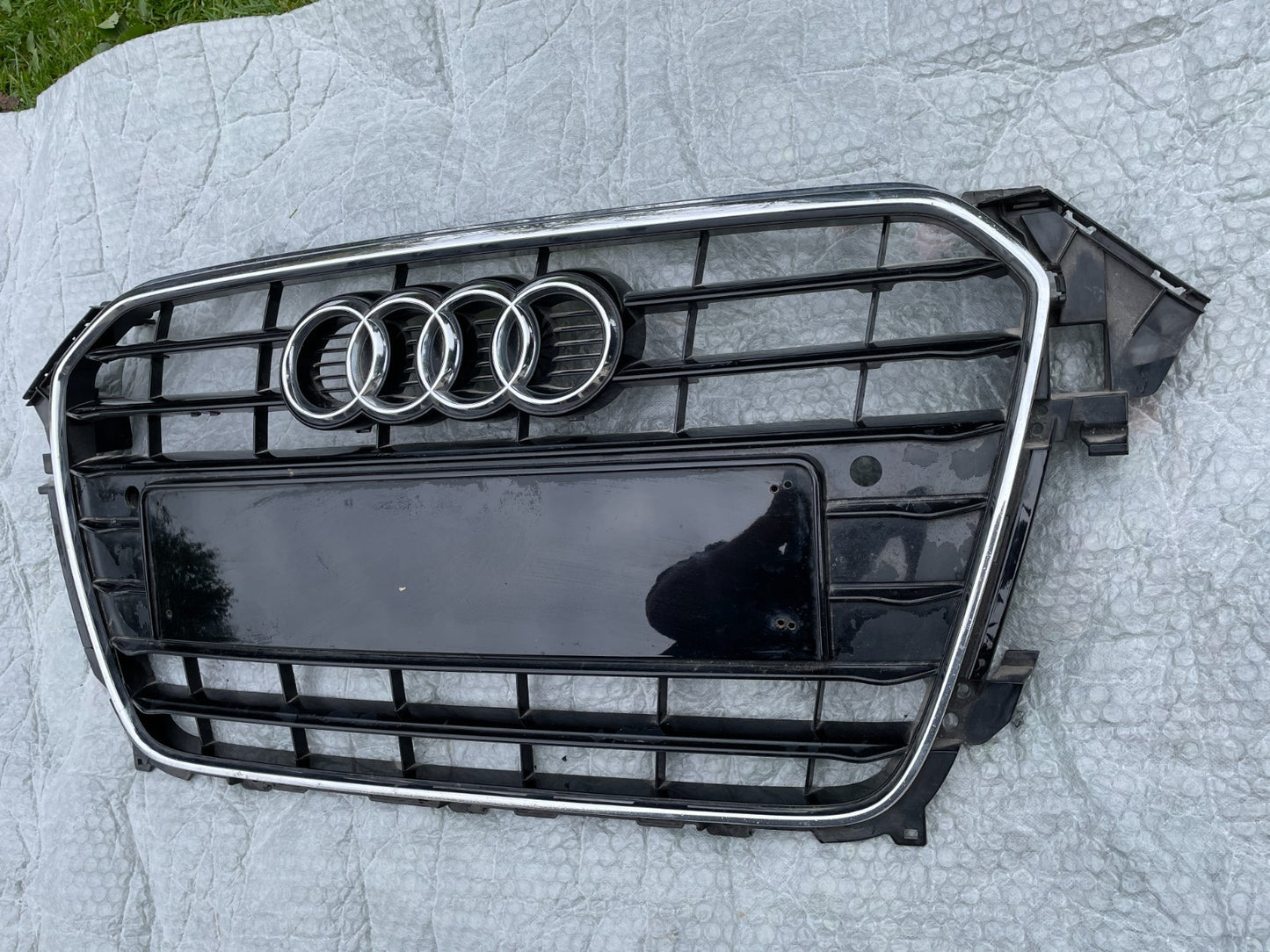 Original Audi A4 B8 Kühlergrill Frontgrill Gitter 8K0853651F1
