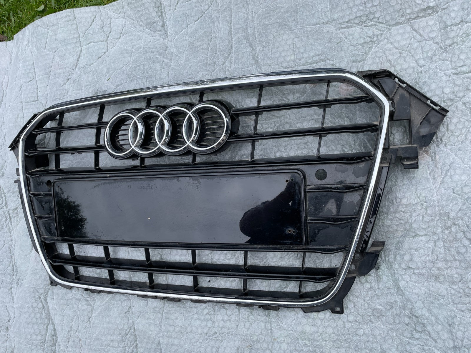 Original Audi A4 B8 Kühlergrill Frontgrill Gitter 8K0853651F1