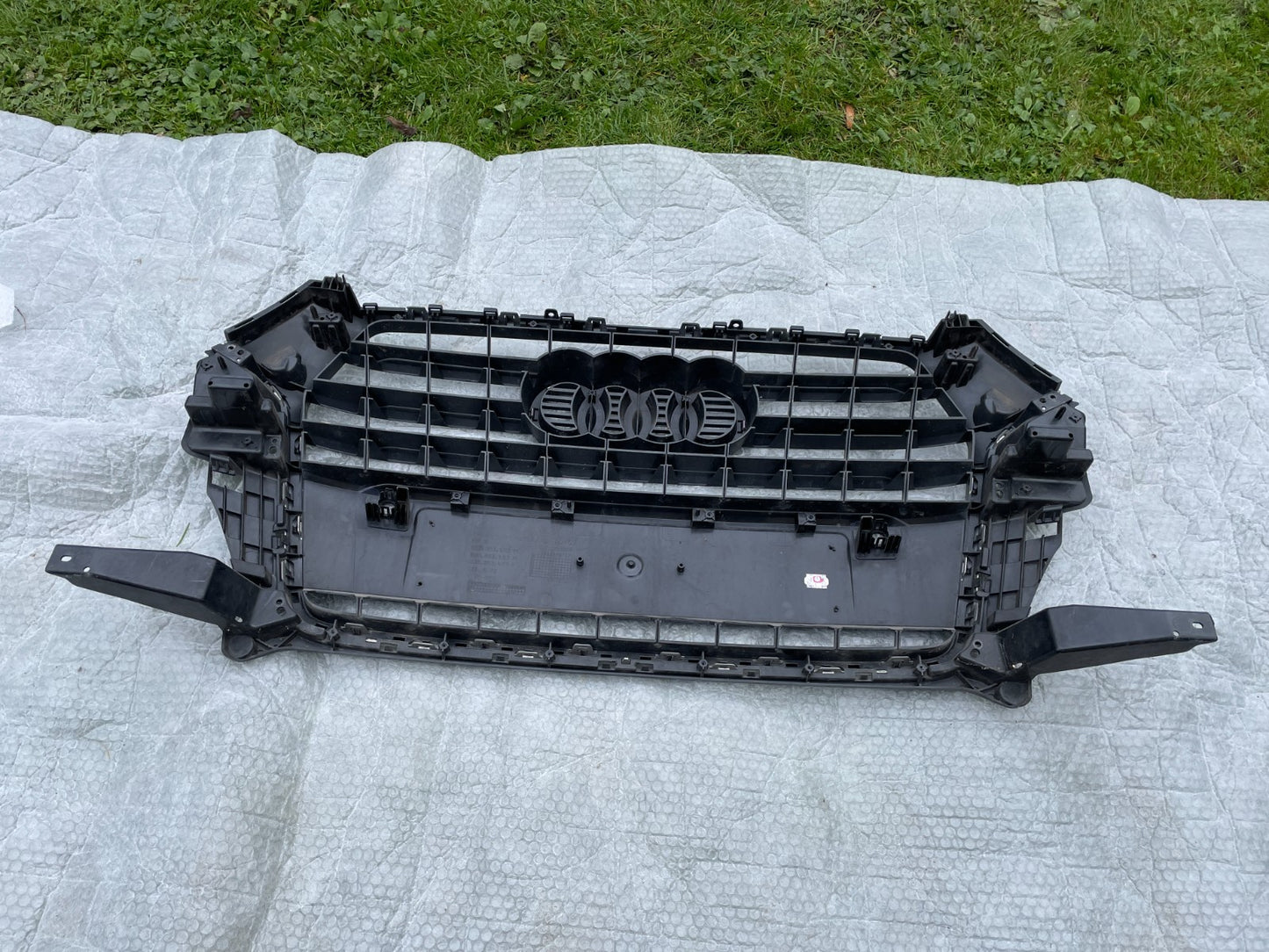 Original Audi Q3 8U0 S-Line Facelift Bj.14-18 Kühlergrill Grill Gitter 8U08536534