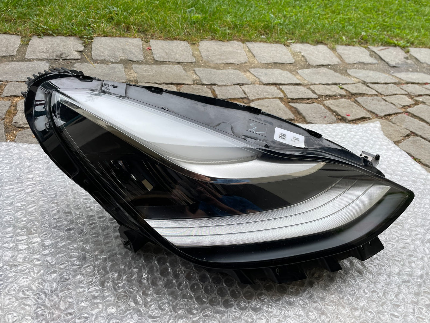 Original Tesla Model 3 LED Scheinwerfer rechts 1077376-00-C2