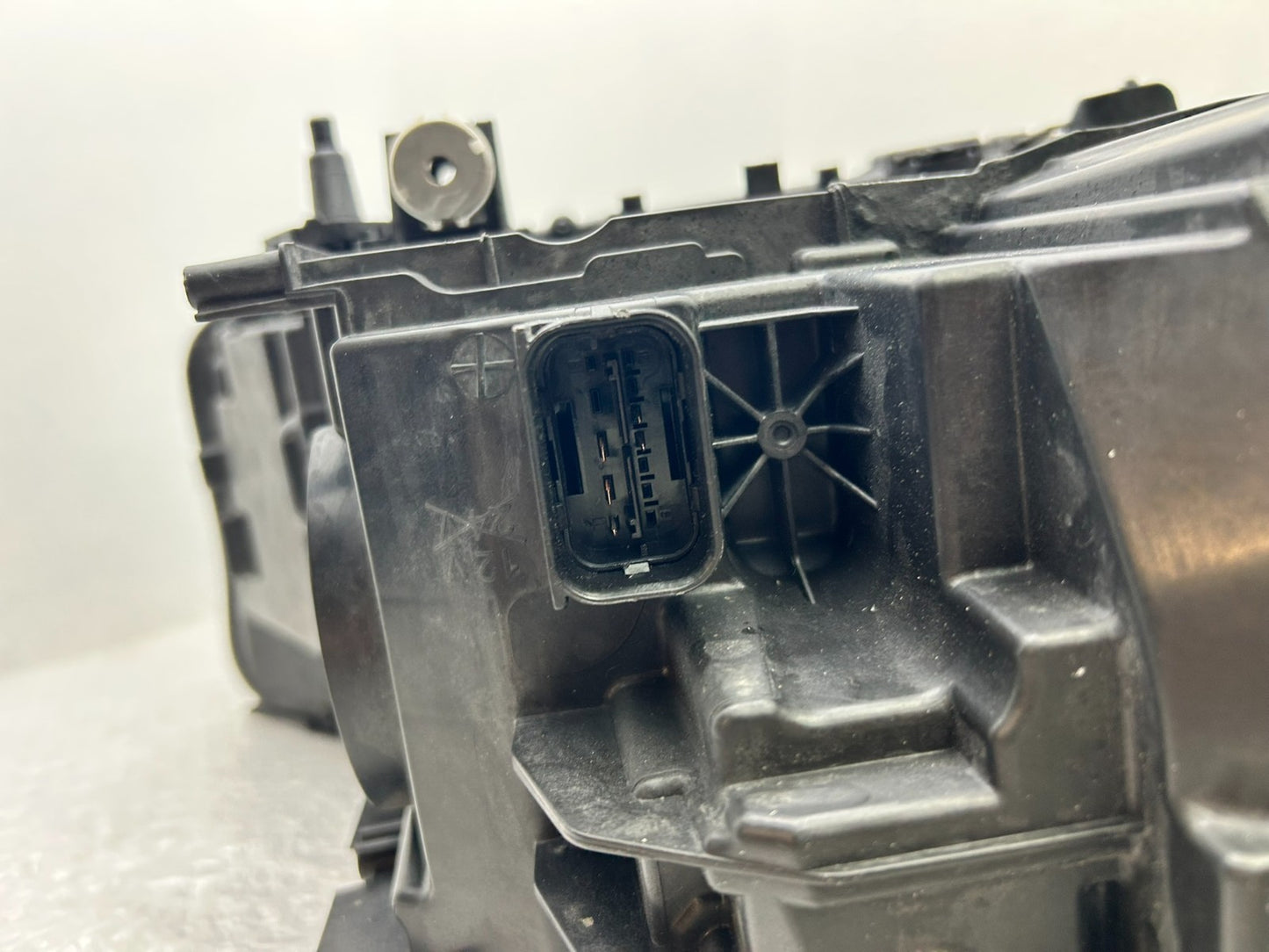 Original BMW 5er G30 G31 LED Scheinwerfer links 84991119