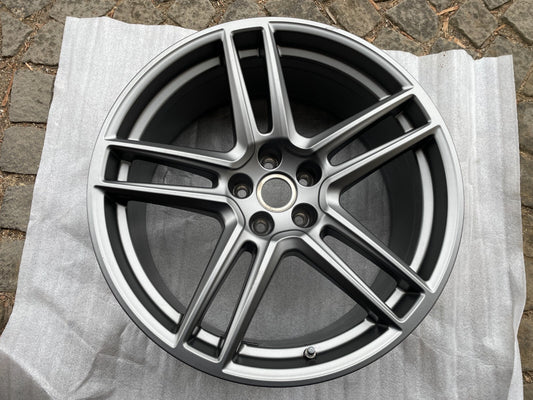 1x Porsche Macan Turbo Alufelge 9Jx20 Zoll ET26 / 95B601025DJ0