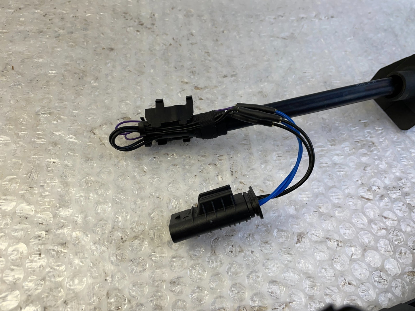 Original Mercedes GLE W167 Scheibenwischer links vorne A16782016003