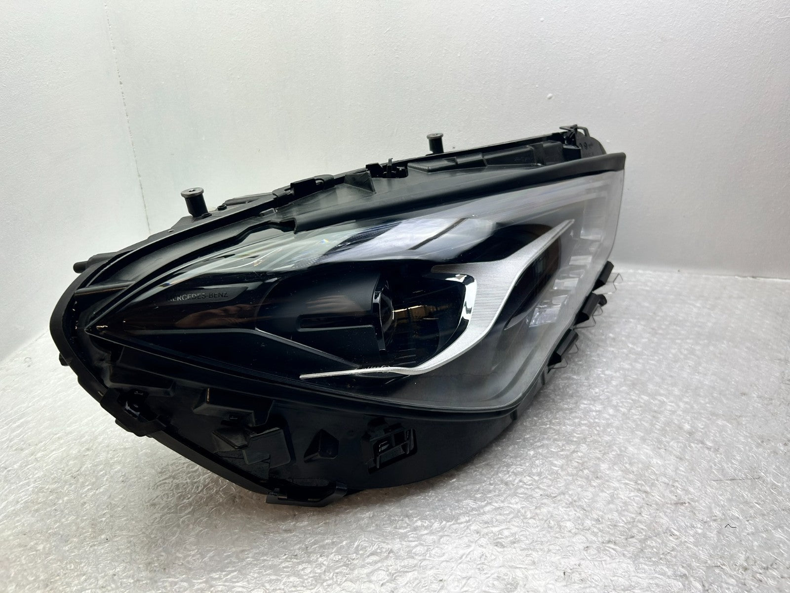 Original Mercedes CLA W118 LED Scheinwerfer rechts A11890686012