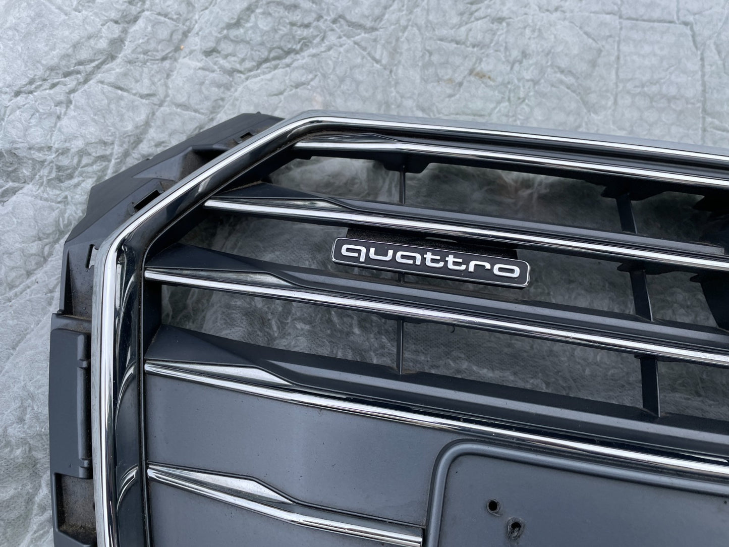 Original Audi A4 8W Quattro Kühlergrill Grill Frontgrill 8W0853651AB4