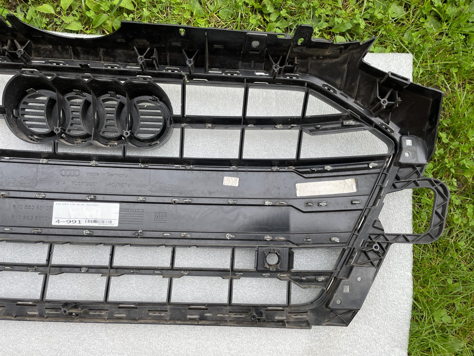 Original Audi A4 B9 8W Kühlergrill Frontgrill Gitter Grill 8W0853654DF5