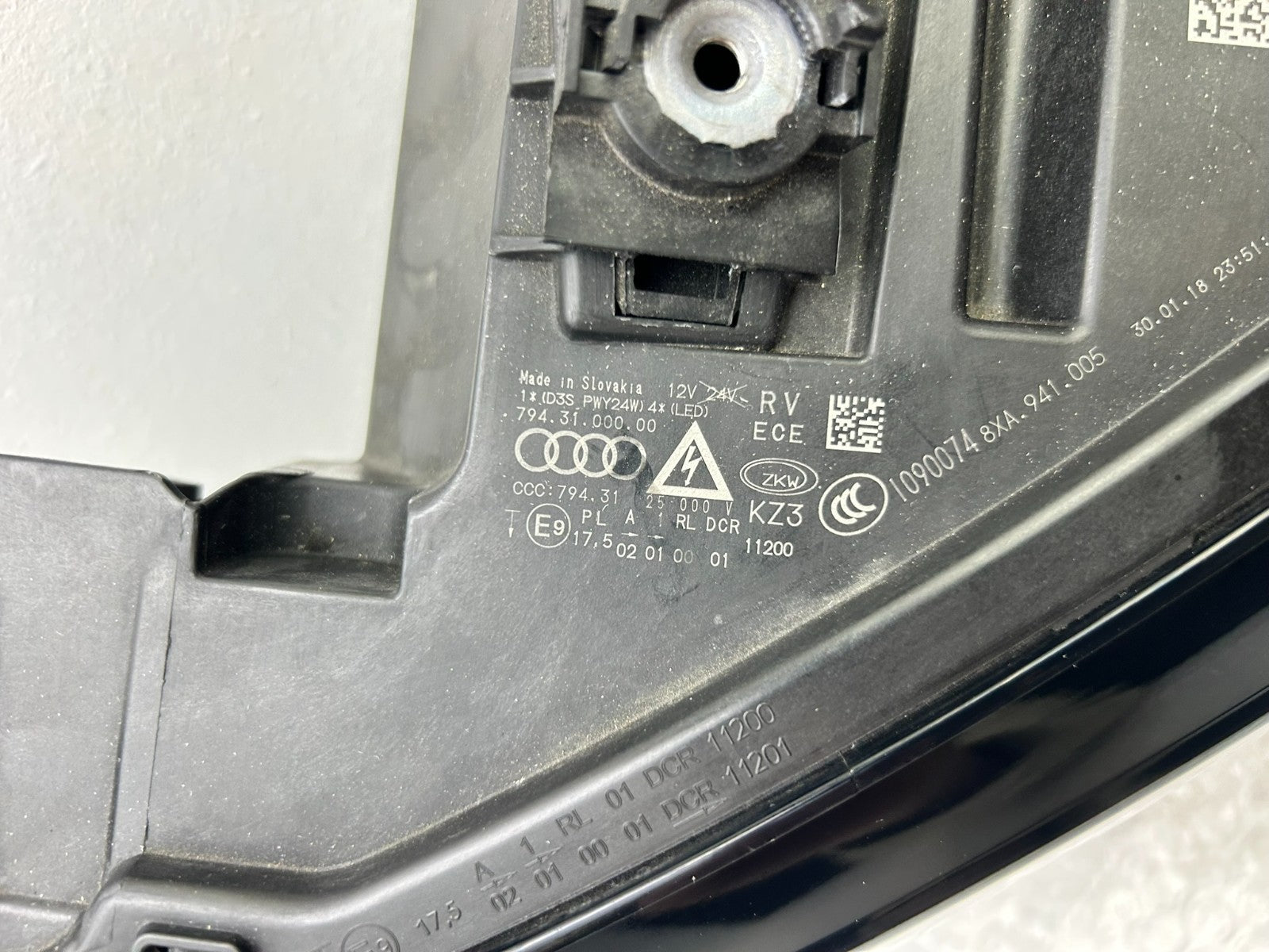 Original Audi A1 Xenon Scheinwerfer links 8XA941005 79431000006