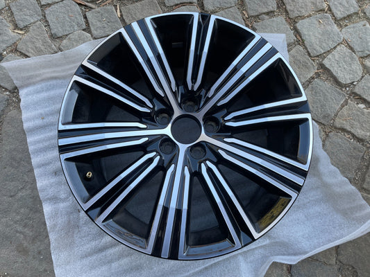 1x Volvo S60 V60 XC60 Alufelge 8.0Jx18 Zoll / 314713120