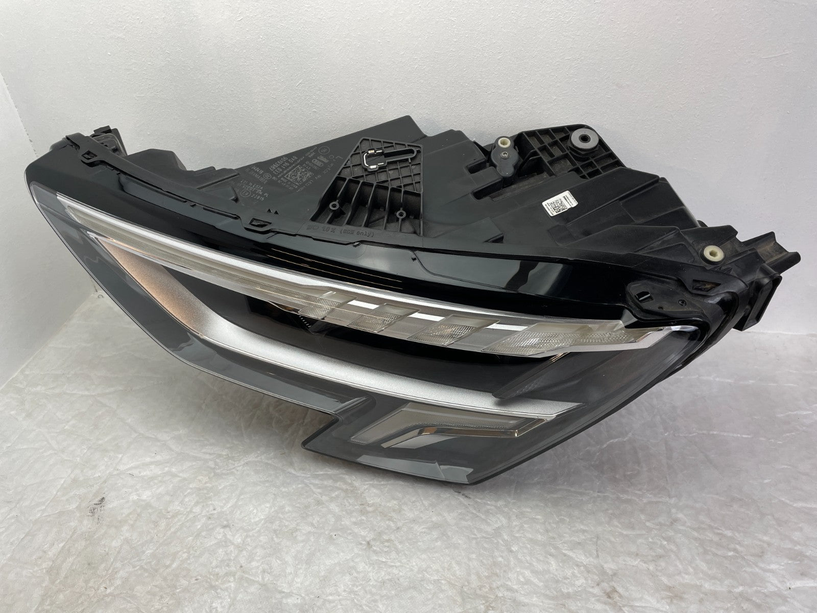 Original Audi A3 8Y LED Scheinwerfer links 8Y09410333