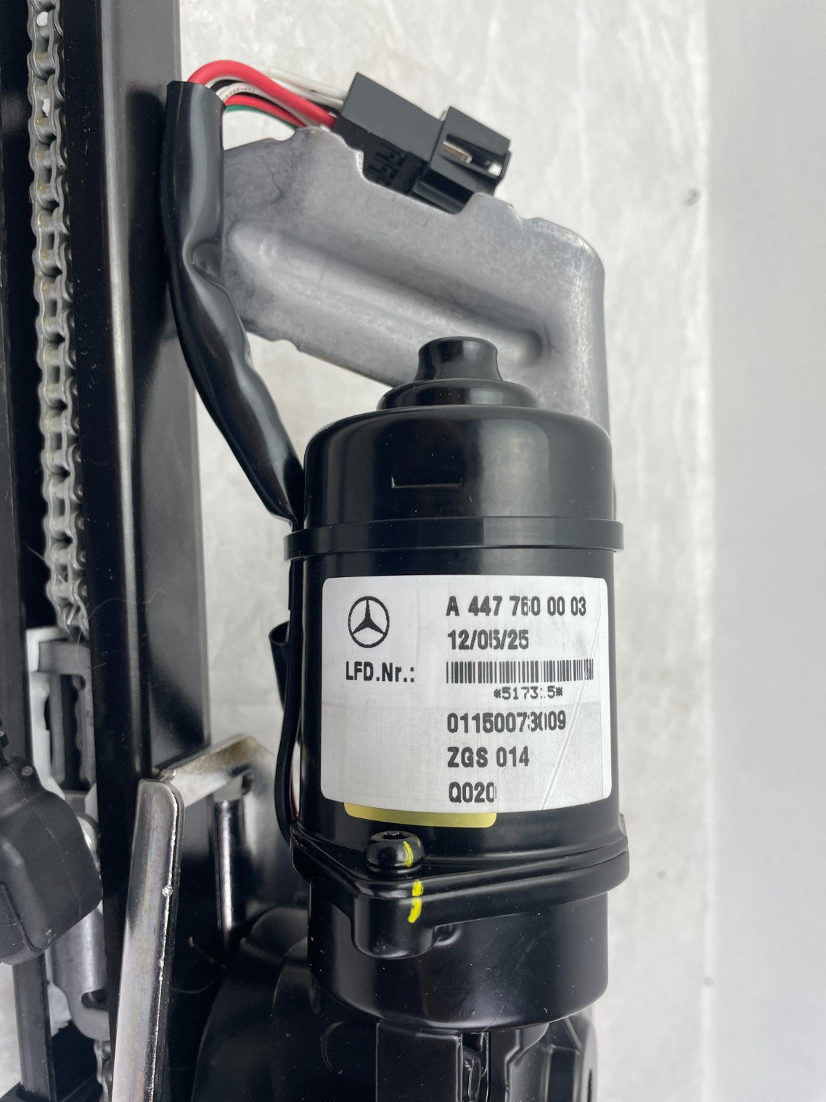 Original Mercedes W447 Vito Heckklappe Lift Motor Türantrieb A44776000031